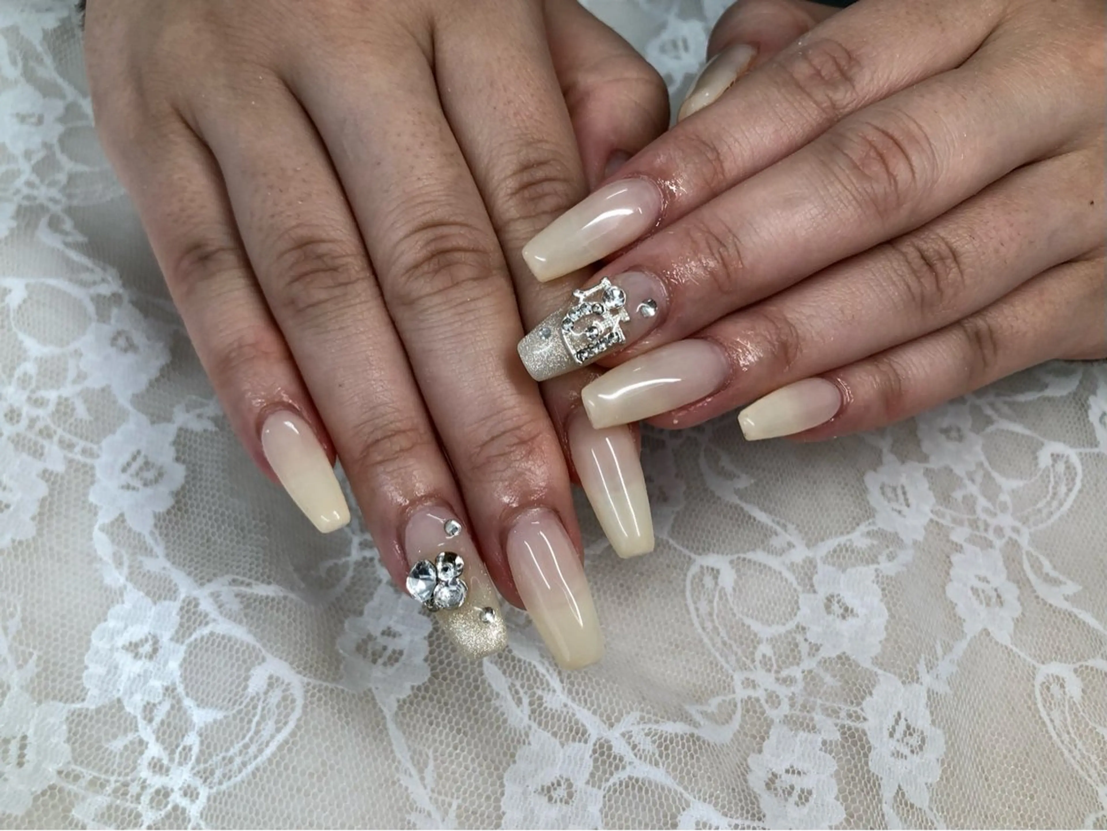 ネイル キラキラネイル シルバー Epokku ネイルサロンのネイルデザイン