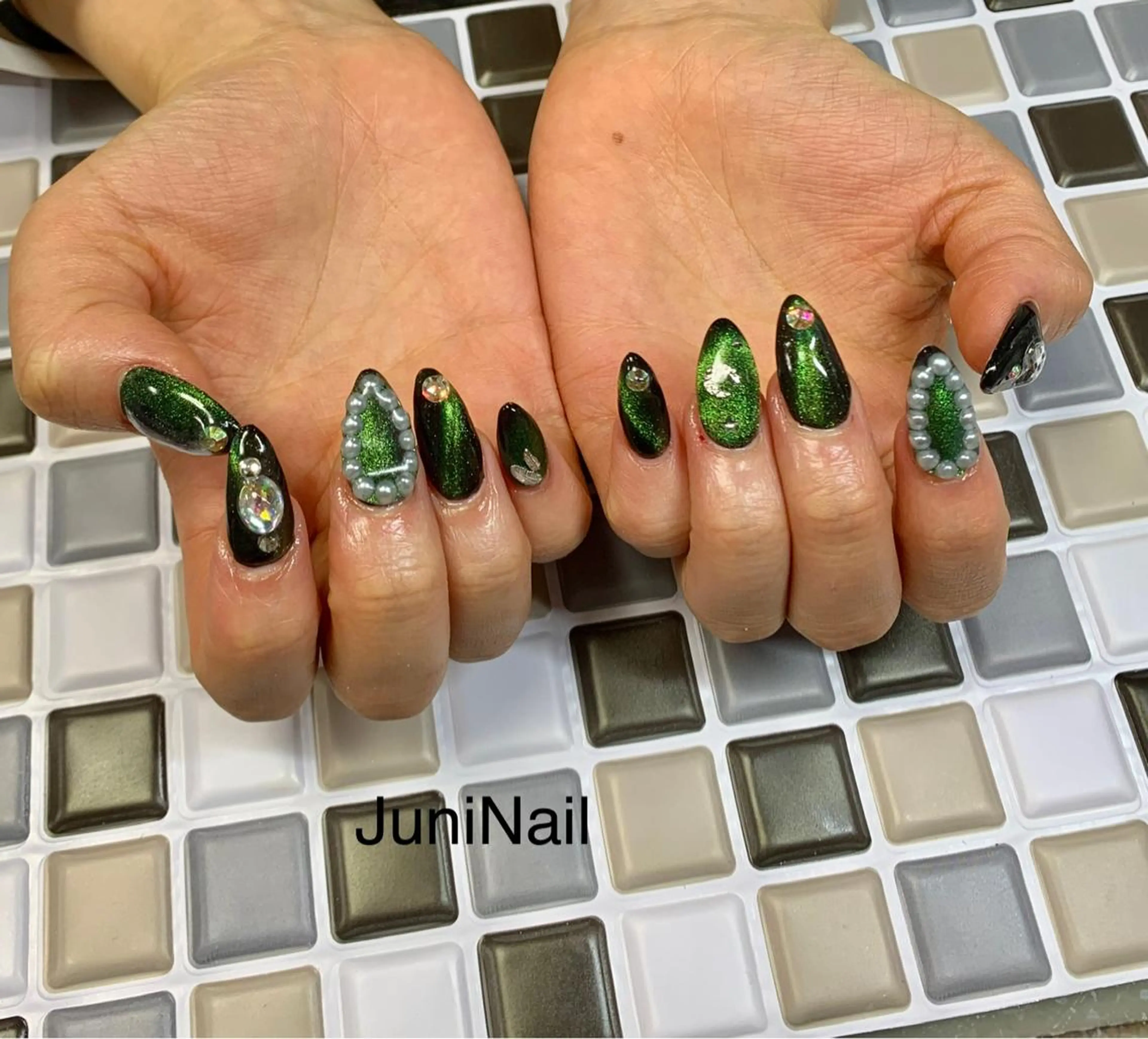 ネイル オーロラネイル クリアネイル フラッシュネイル フレンチネイル 氷ネイル・うるうるネイル ハンドネイル JuniNail 주니네일🇰🇷suのネイルデザイン