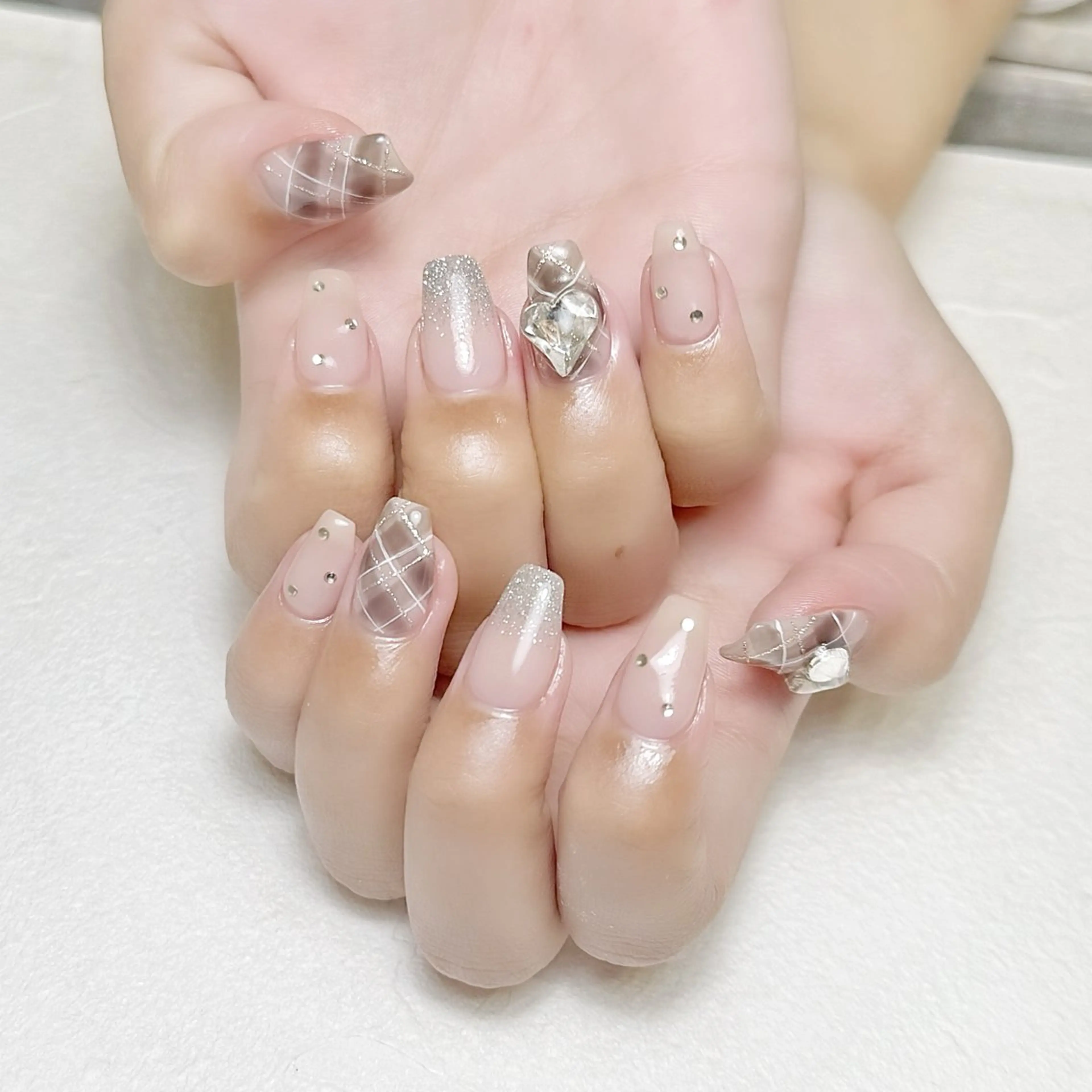 ネイル グラデーション ハート ラメ(グリッター) ラメグラデーション シルバー rouse nail RISATOのネイルデザイン