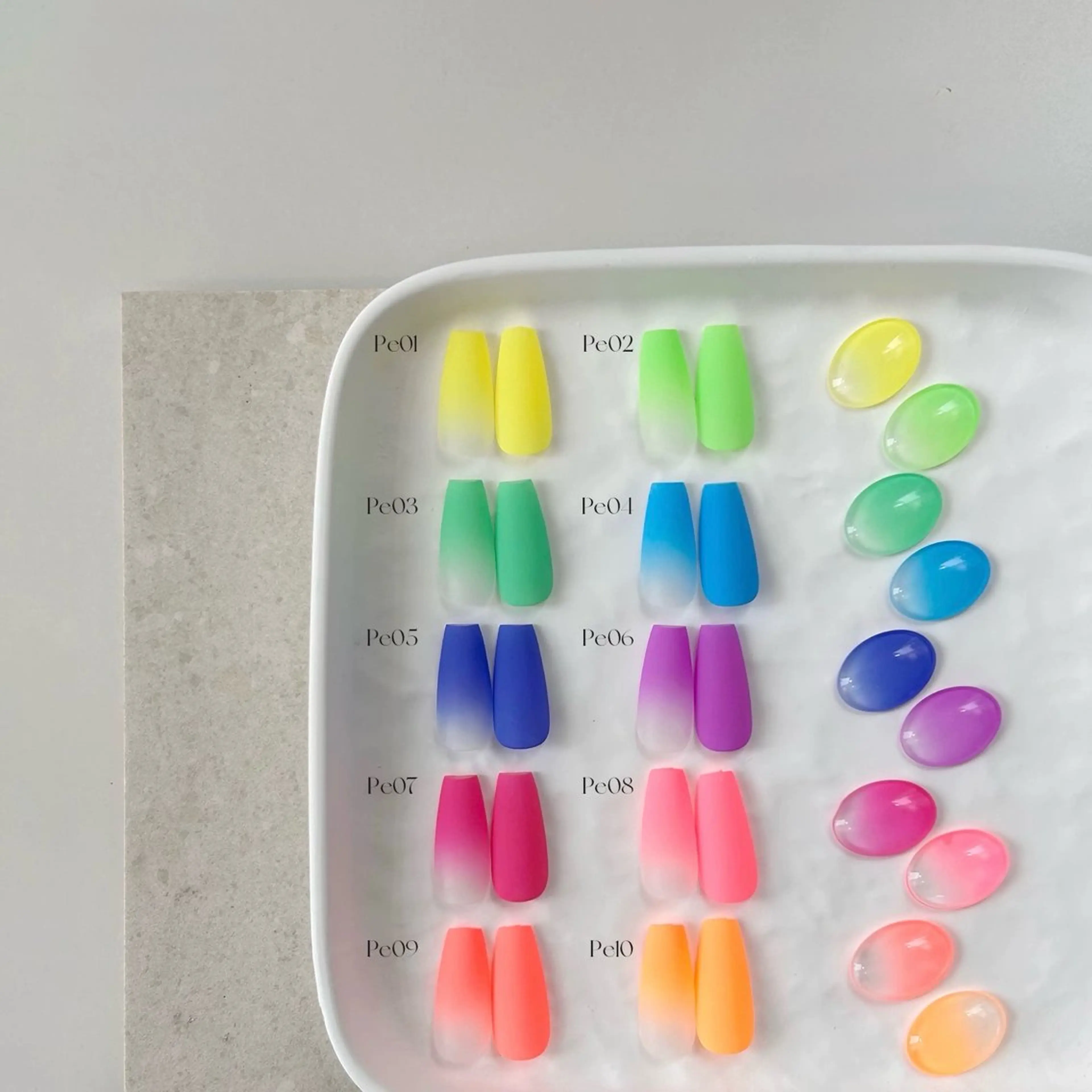 カラー Anna Nailのネイルデザイン