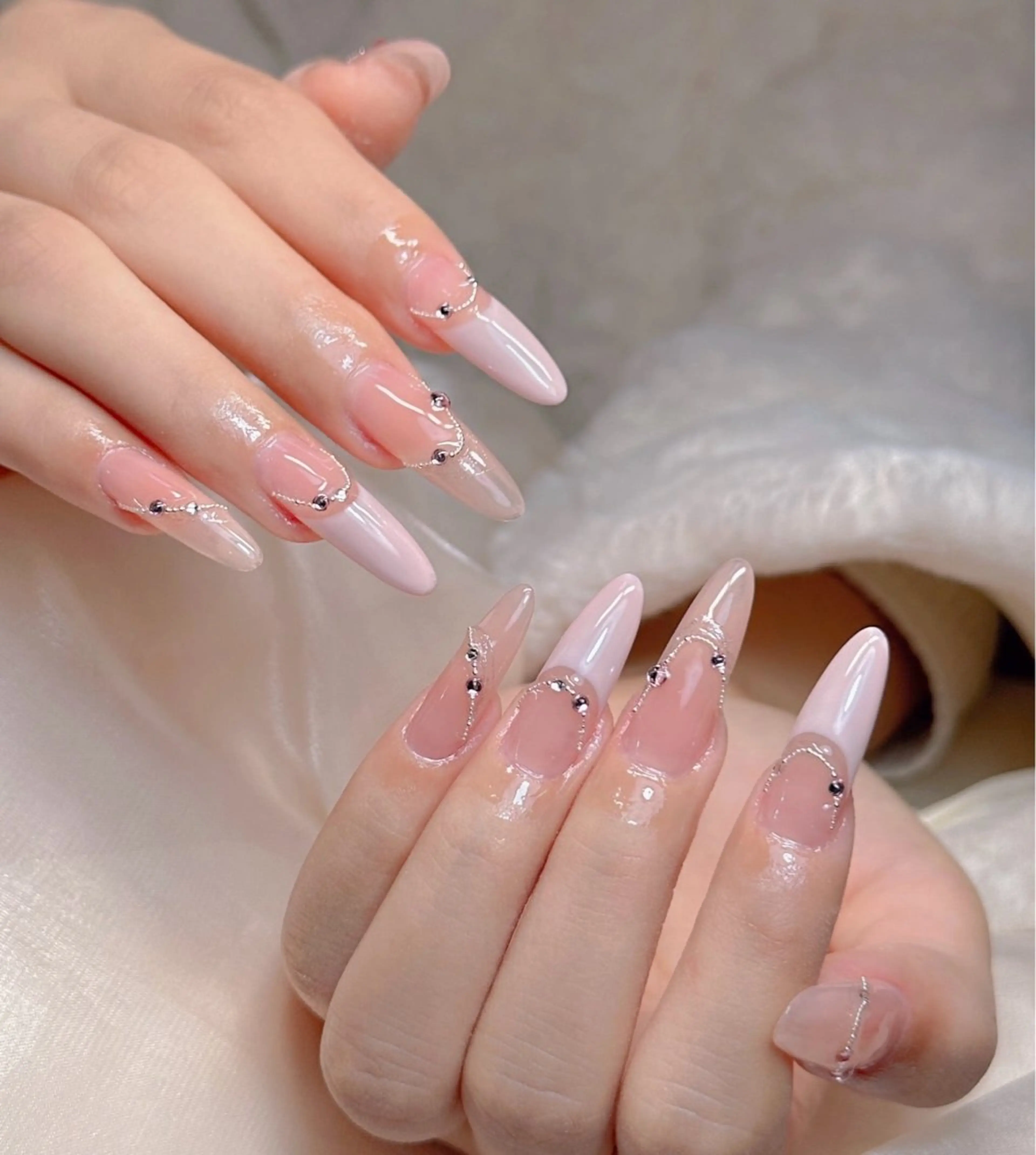 ネイル チークネイル 長さ出し フラワーネイル フレンチネイル ガーリー sun nail池袋 モデル募集のネイルデザイン