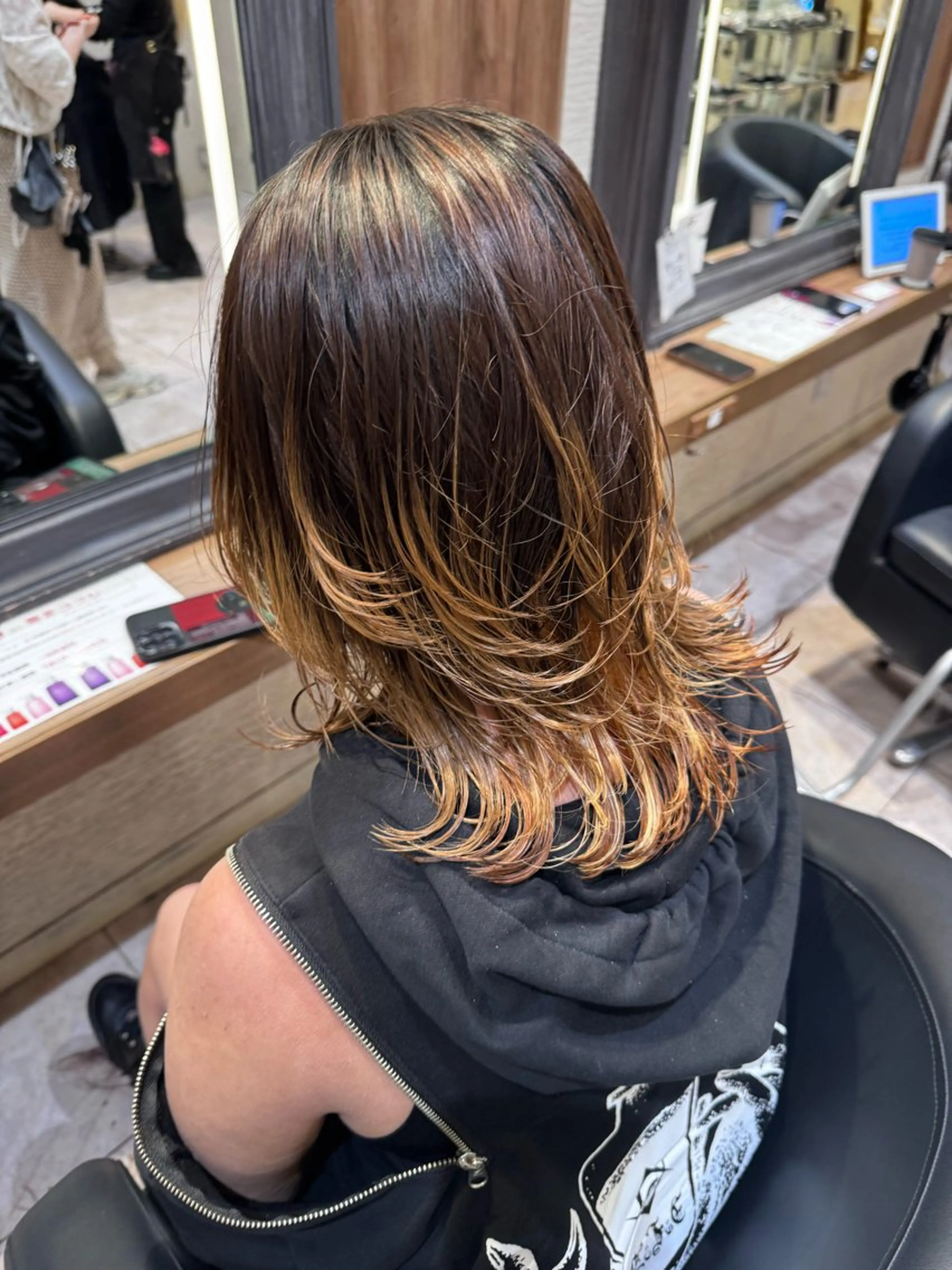 ミディアム カット 🐺ウルフ× ハイトーン🐺MOEのヘアスタイル