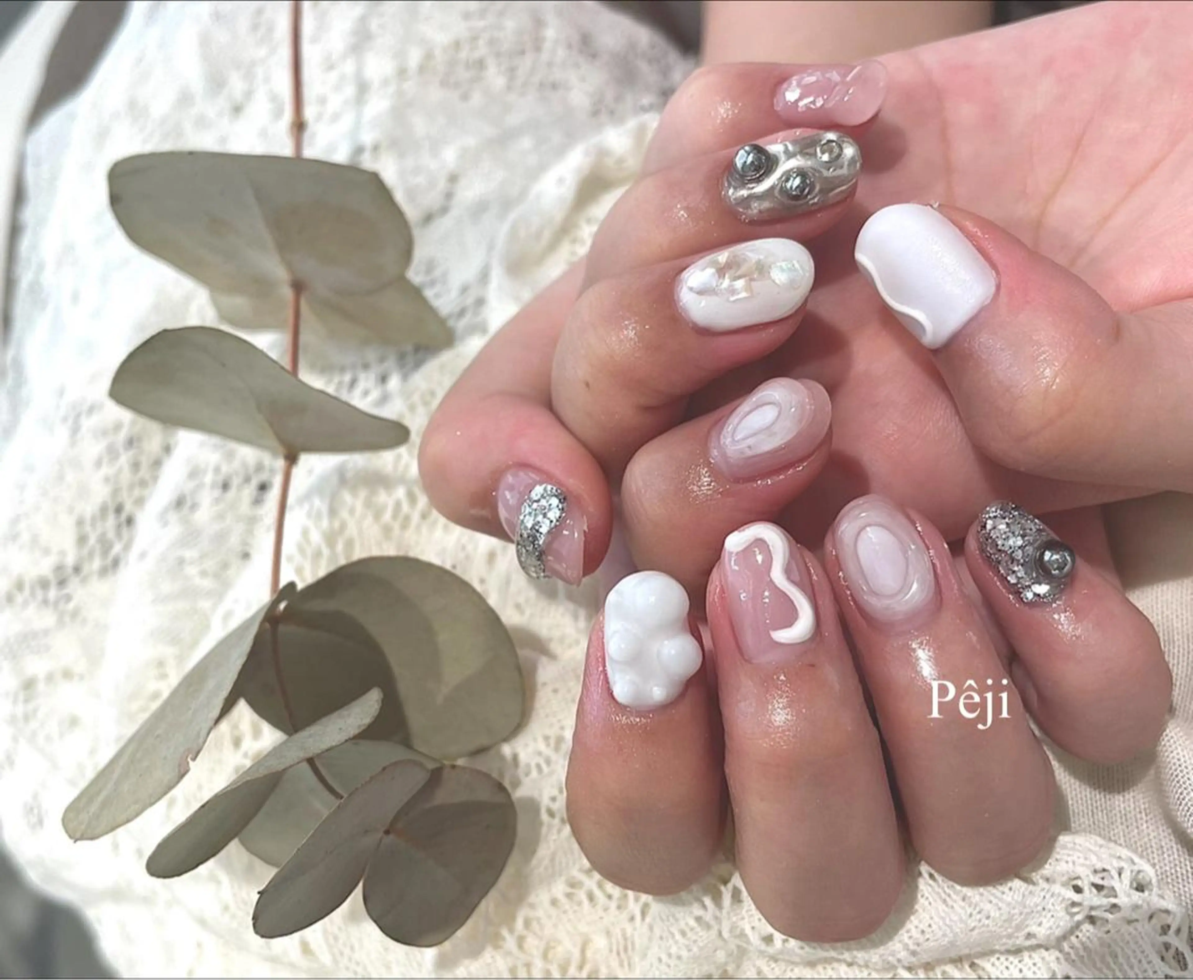 ショート m kaori𓃟のネイルデザイン