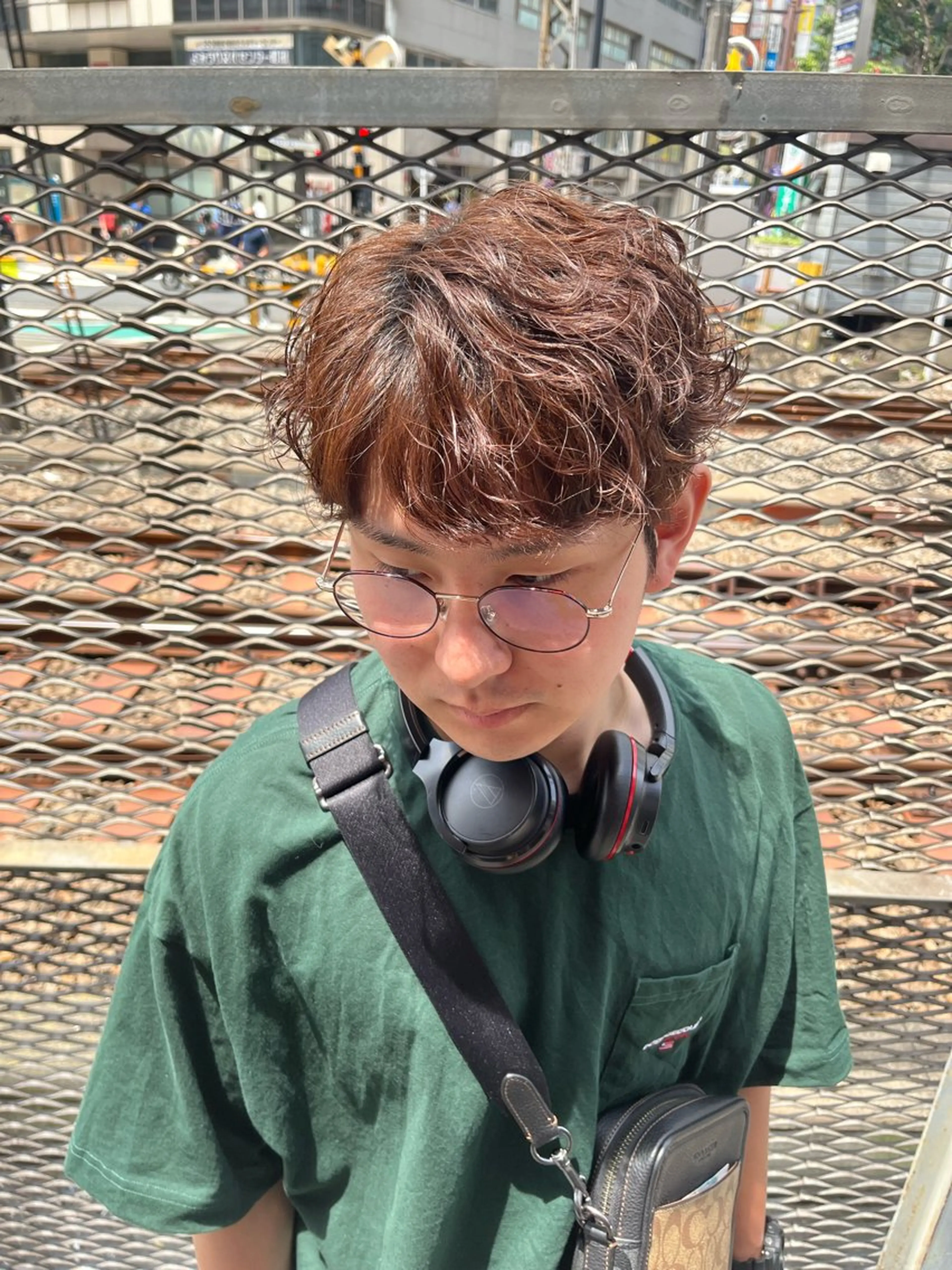 ショート パーマ メンズ メンズパーマ カット パーマ 韓国メンズヘア/ 毛流れヘア　須田龍世のヘアスタイル