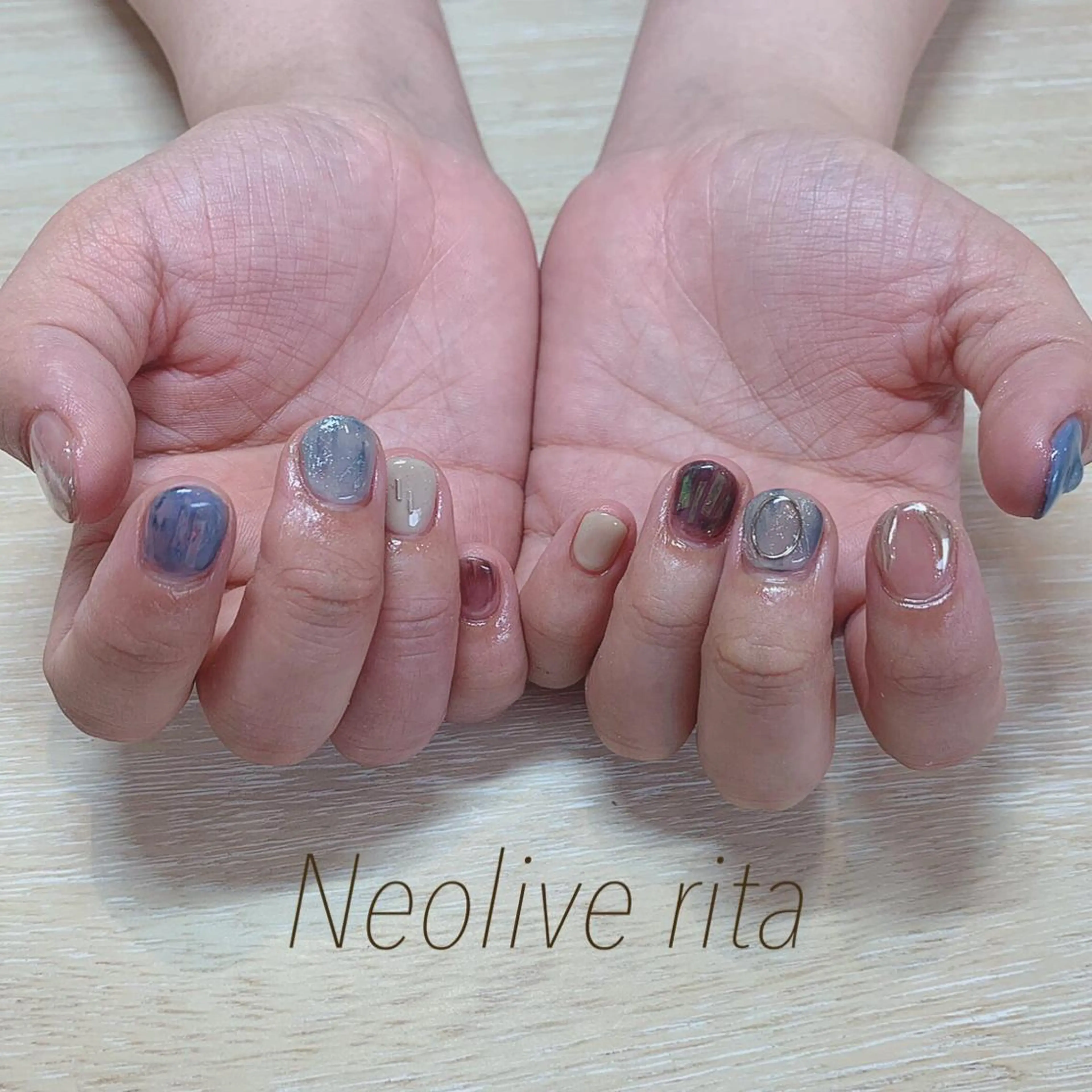 ネイル ニュアンスネイル 原 麻耶のヘアスタイル