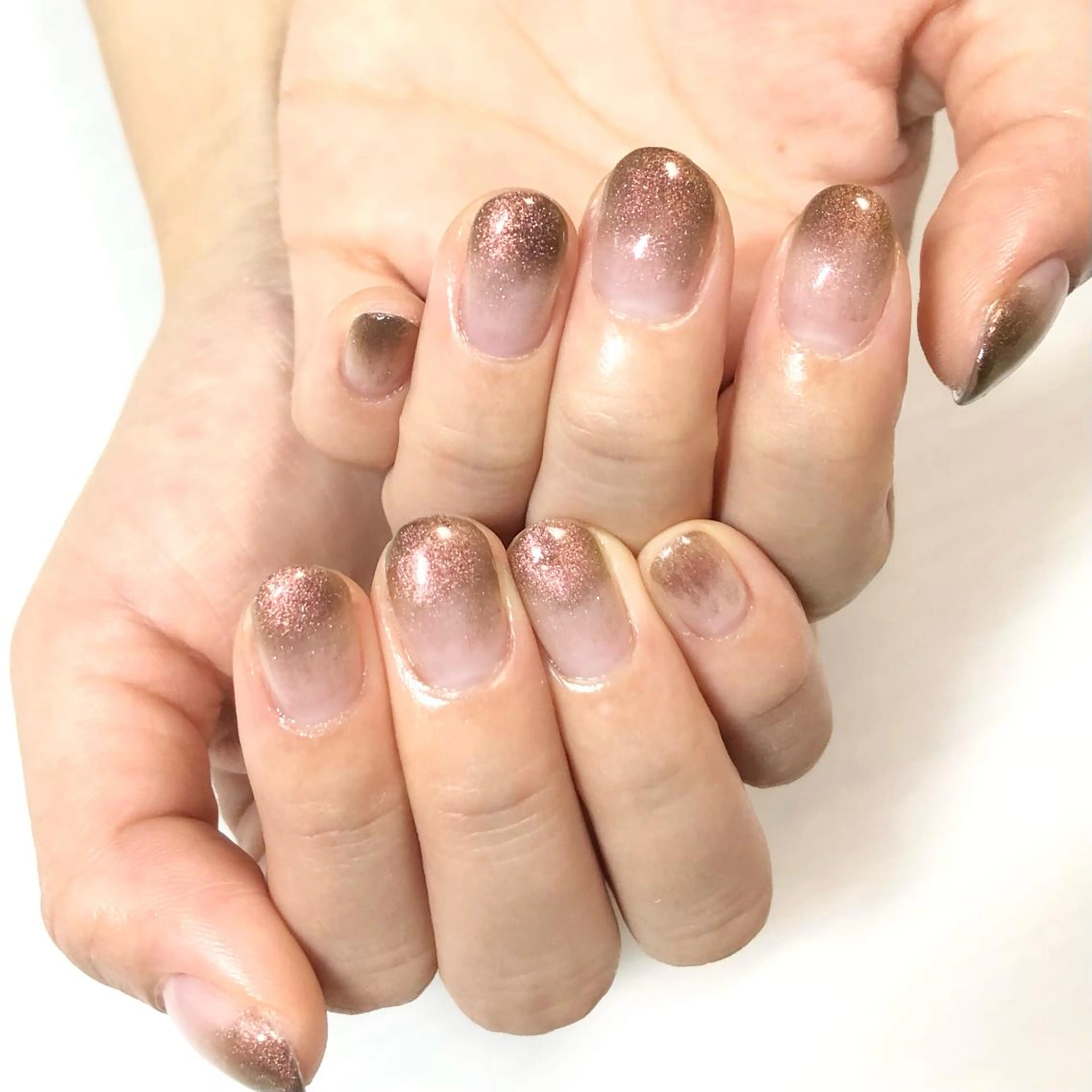 ネイル ゴールド グラデーション ラメ(グリッター) ラメグラデーション Kao hana-nailのネイルデザイン
