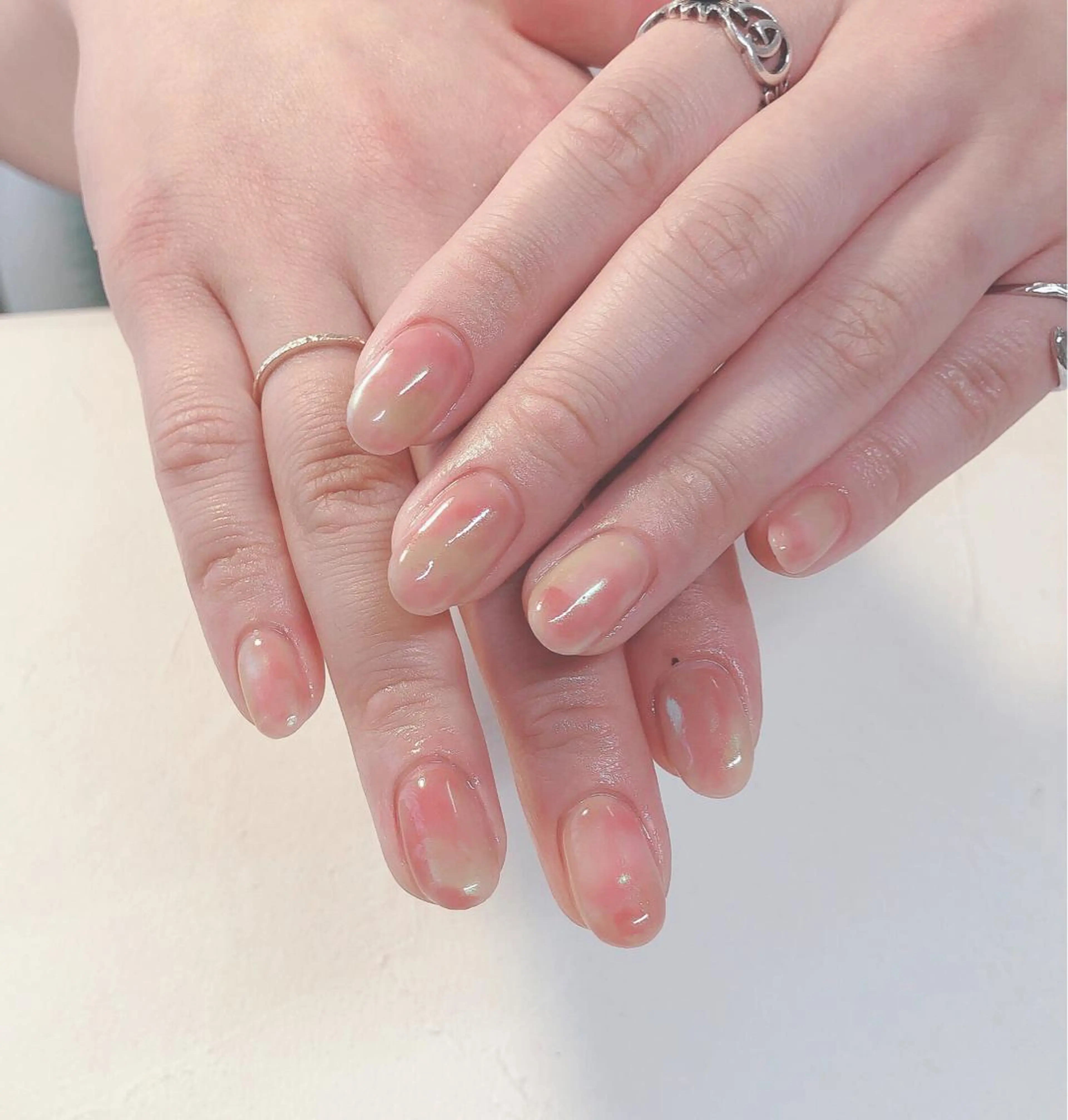 ネイル オーロラネイル グリーン ニュアンスネイル 黄色 ハンドネイル nails 🎀meのネイルデザイン