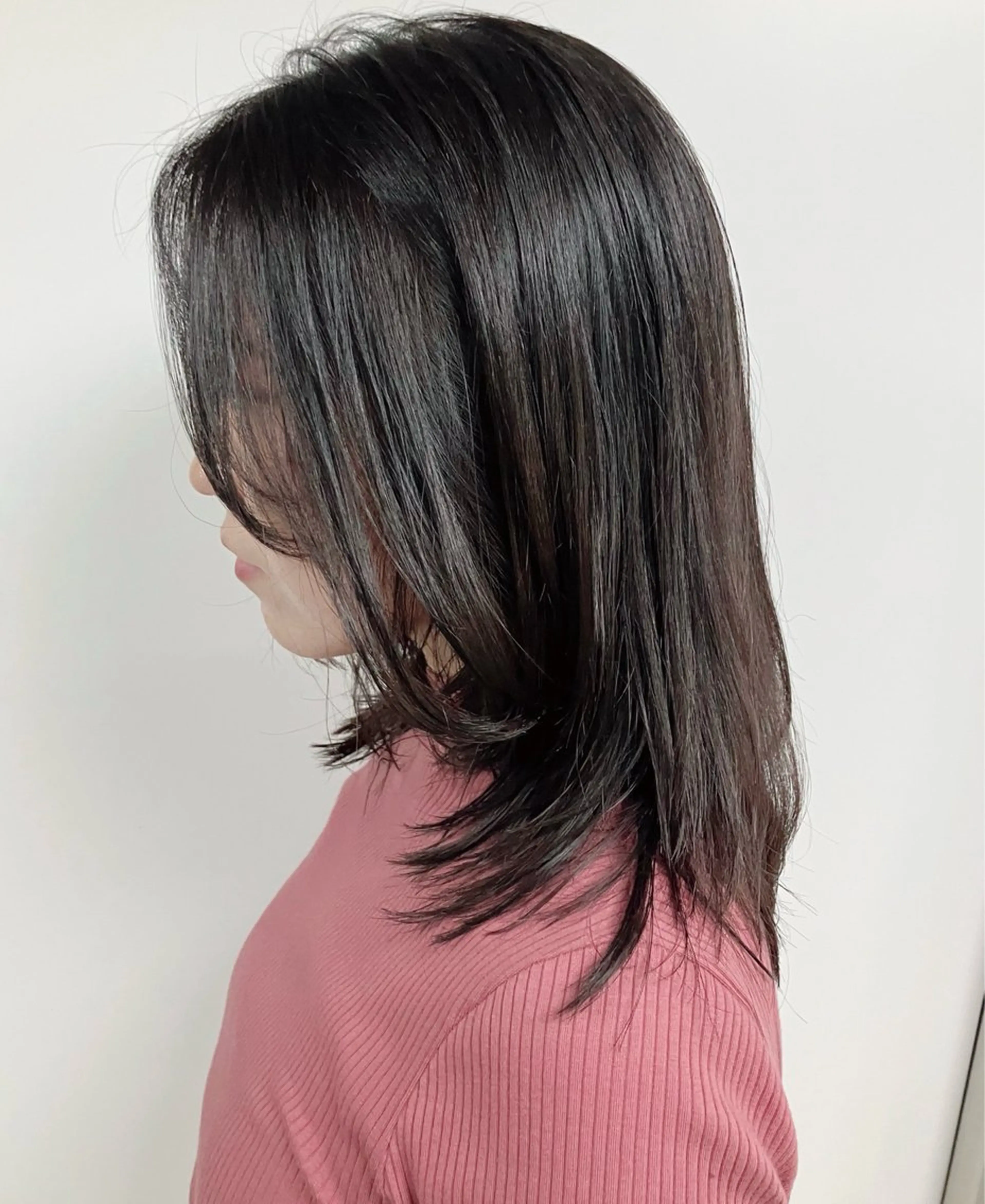 ミディアム ショートボブ ミディアムレイヤー ボブ レイヤーカット 似合わせカット fumikaブリーチ /ウルフのヘアスタイル