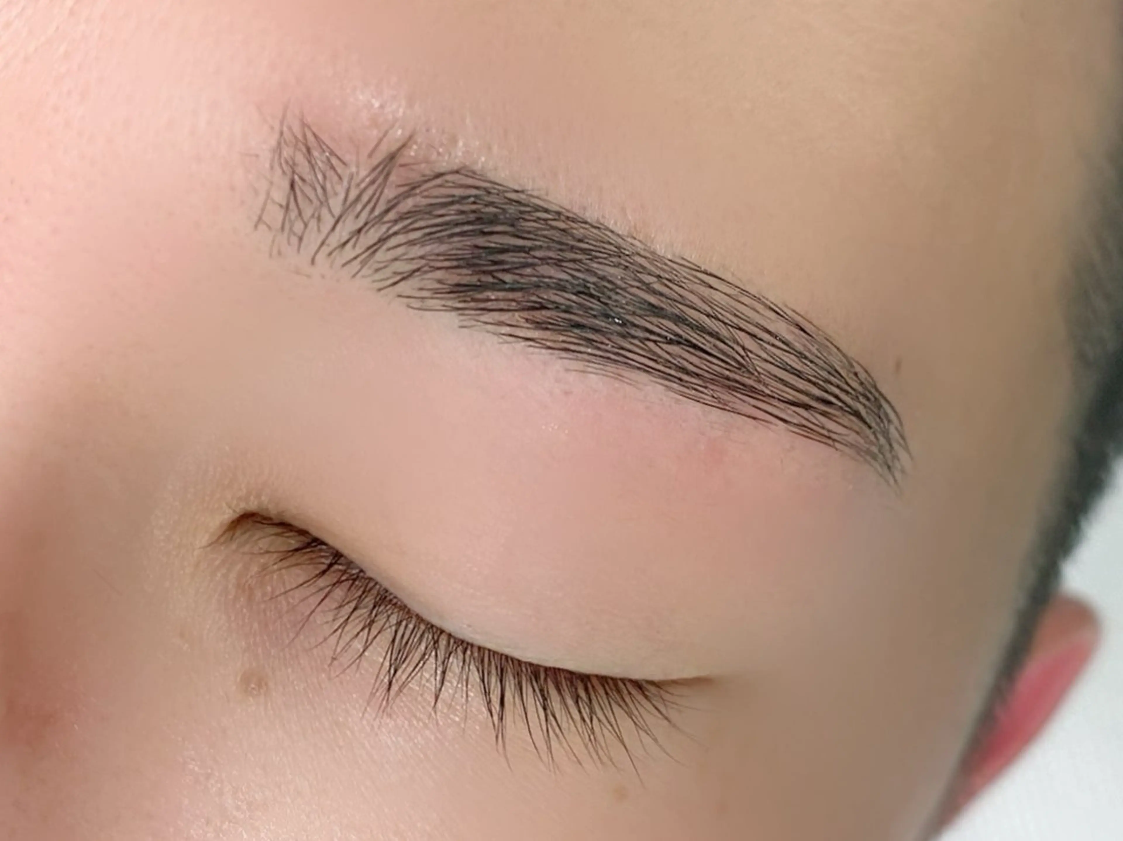 アイブロウ メンズアイブロウ 眉毛ワックス脱毛 cheri 外島のマツエク・マツパデザイン