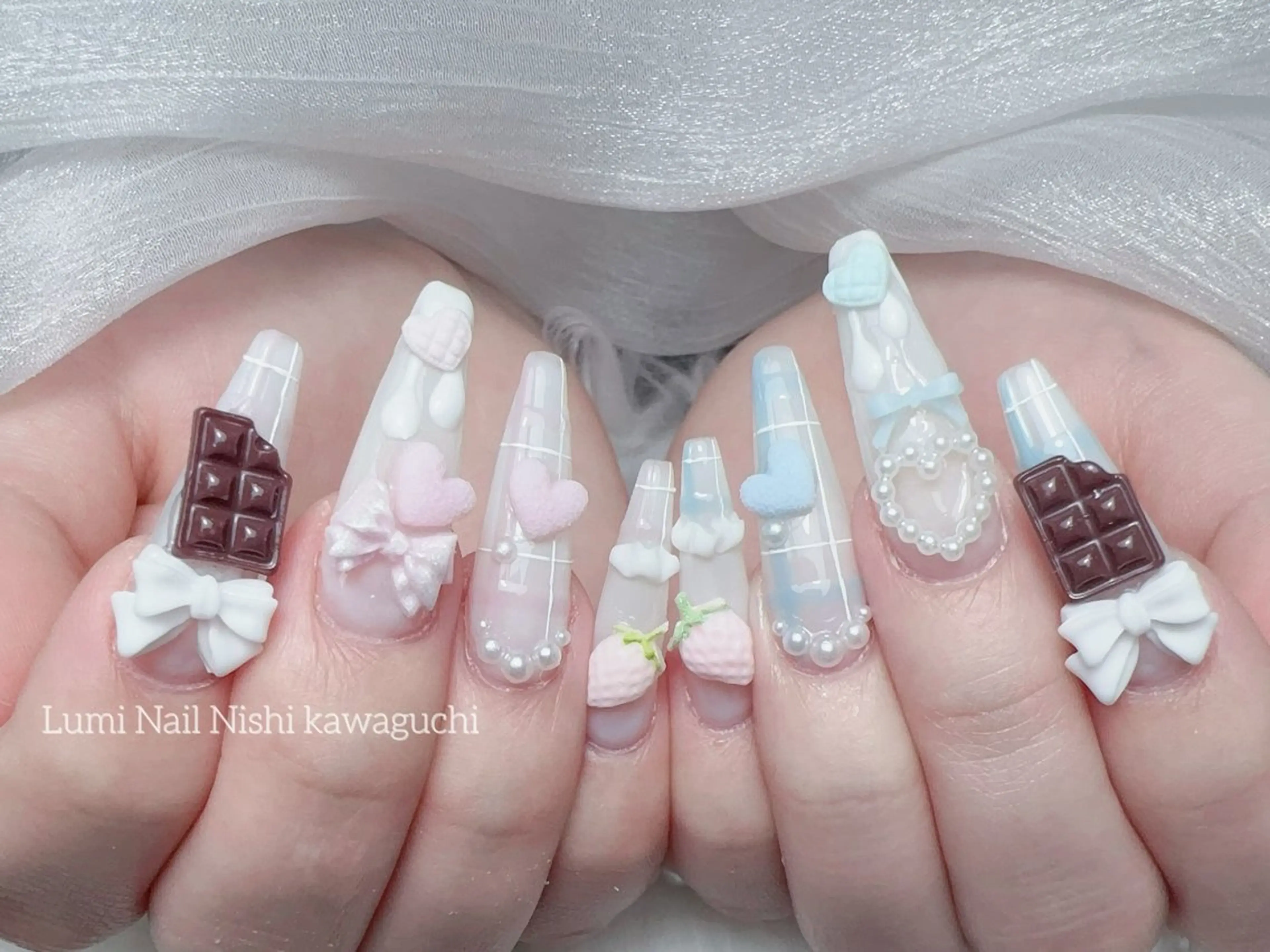 ネイル ジェルネイル キラキラネイル 韓国ネイル ワンホンネイル ハンドネイル Lumi Nail Salonのネイルデザイン