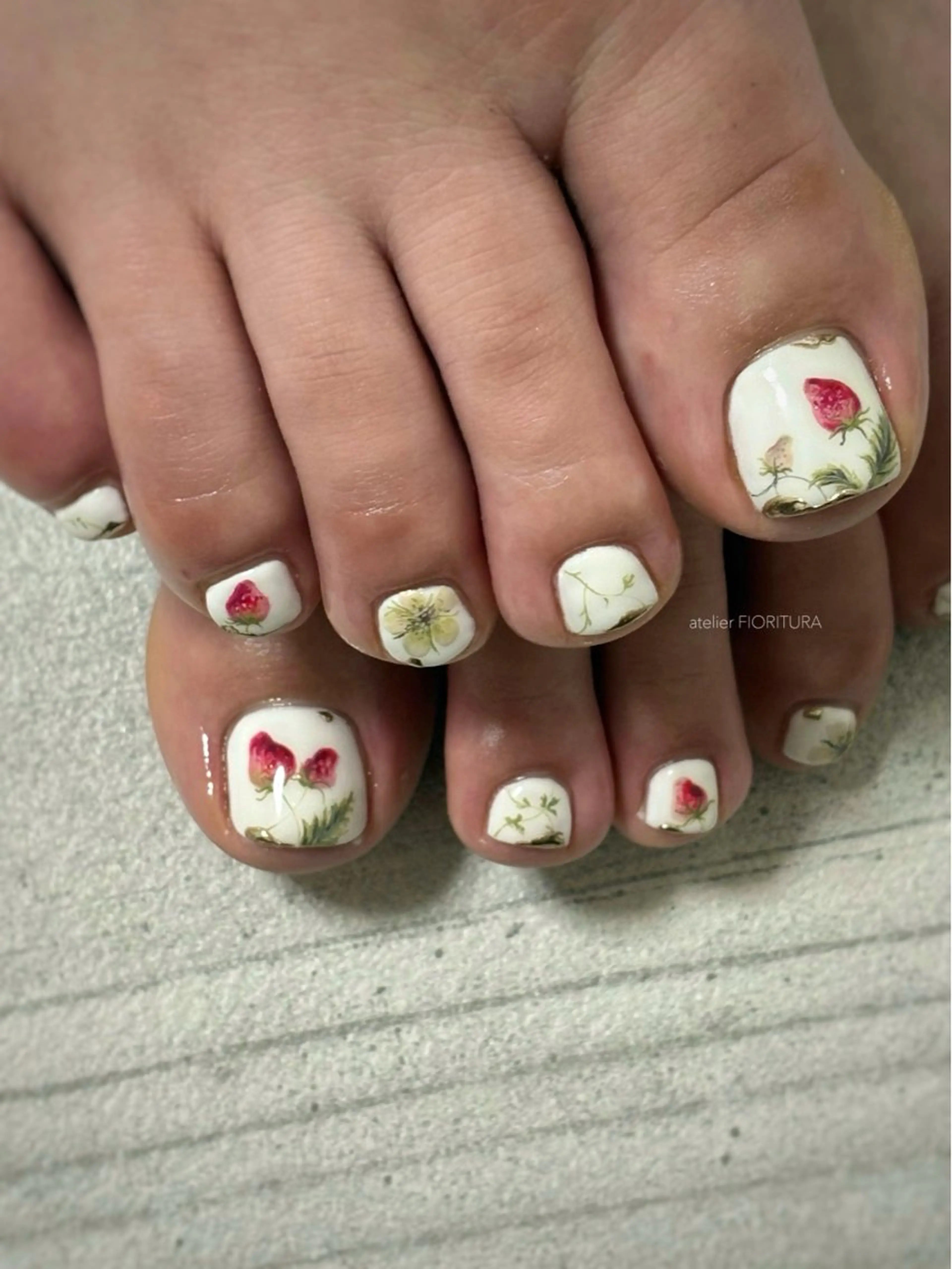 ネイル フットネイル FIORITURA Maikoのネイルデザイン