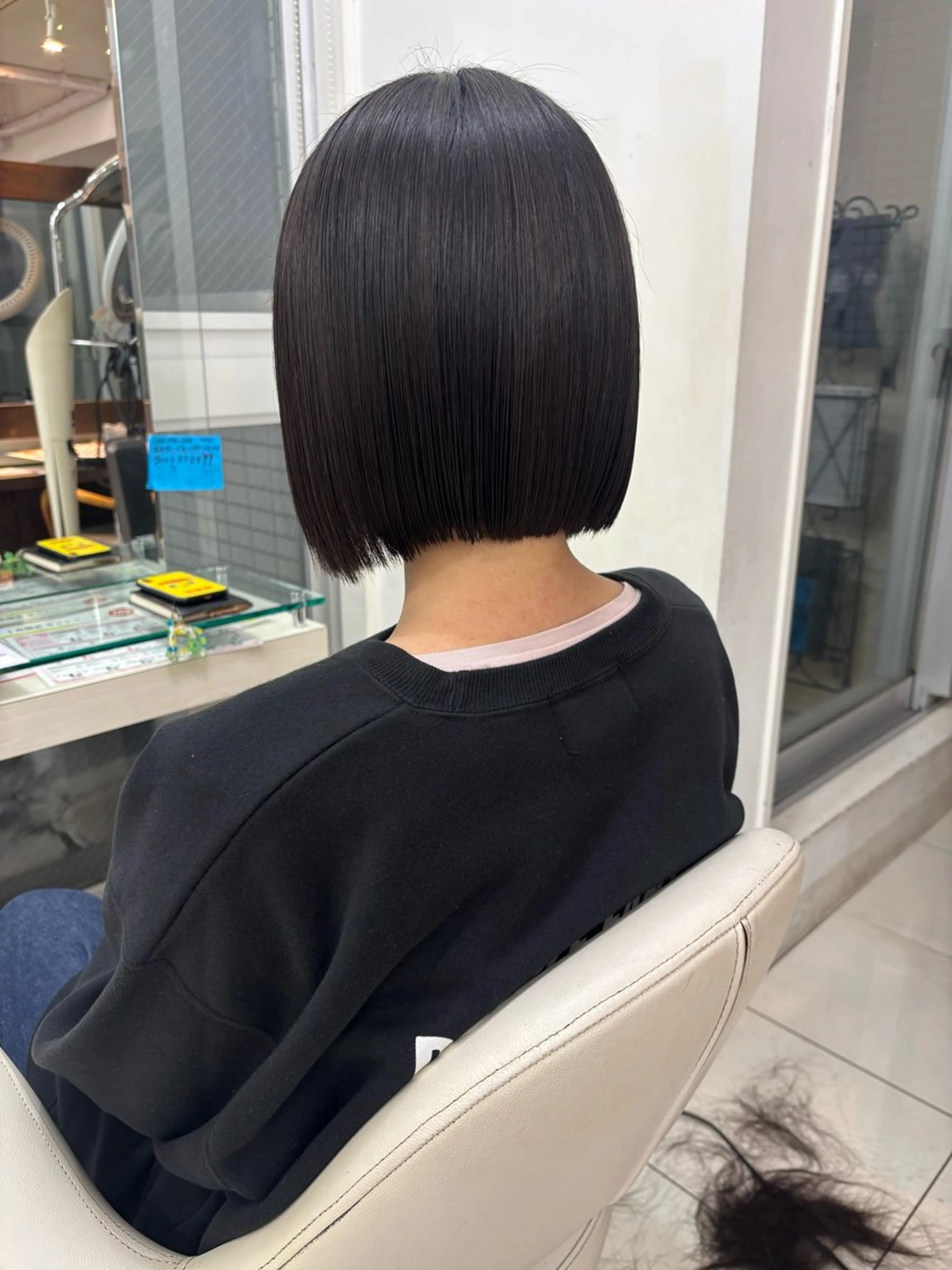 ショート カット ブリーチ透明感カラー /レイヤー👗しずかのヘアスタイル