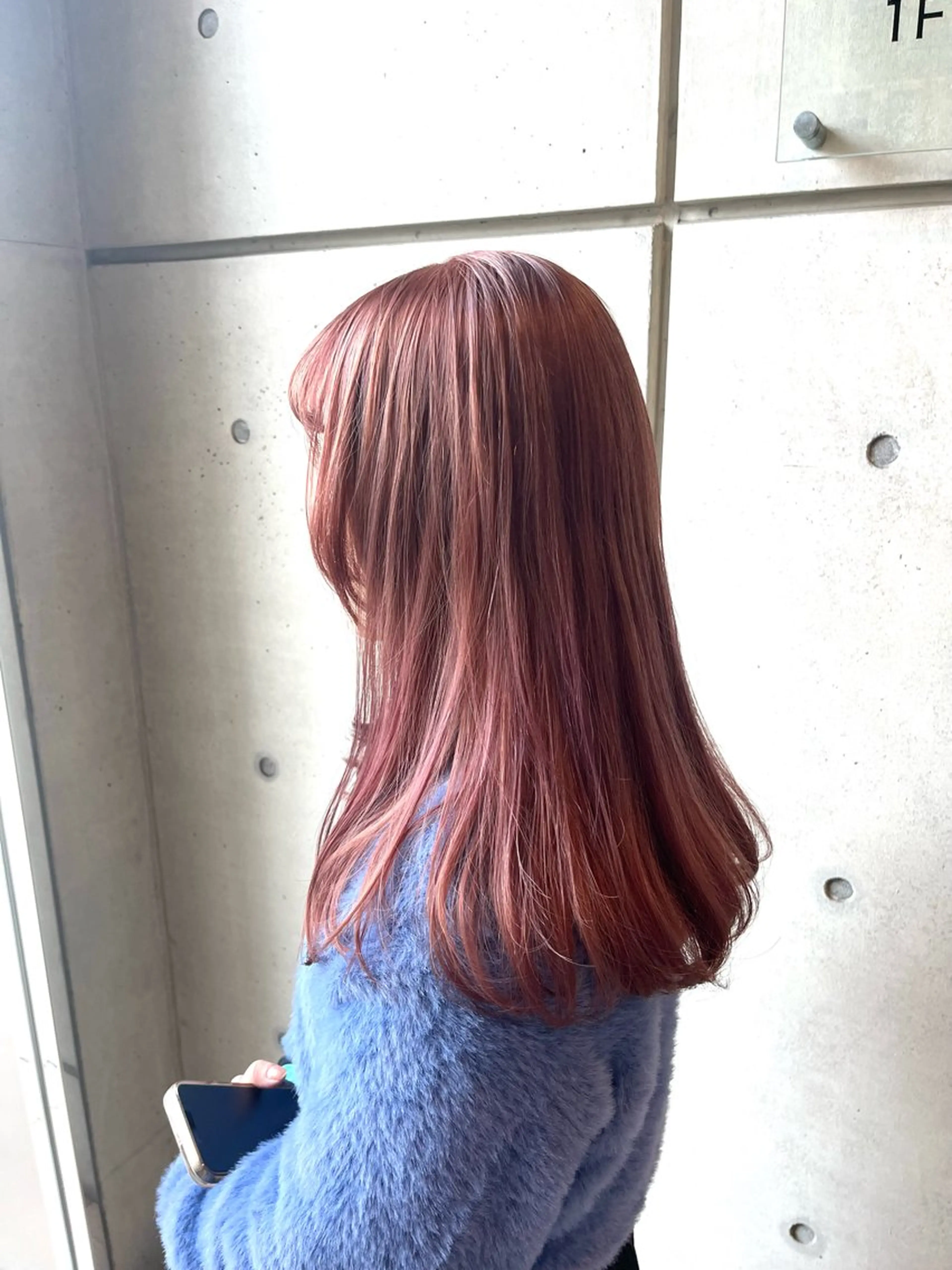 セミロング 透明感カラー人気 ナンバーワンMIYUのヘアスタイル