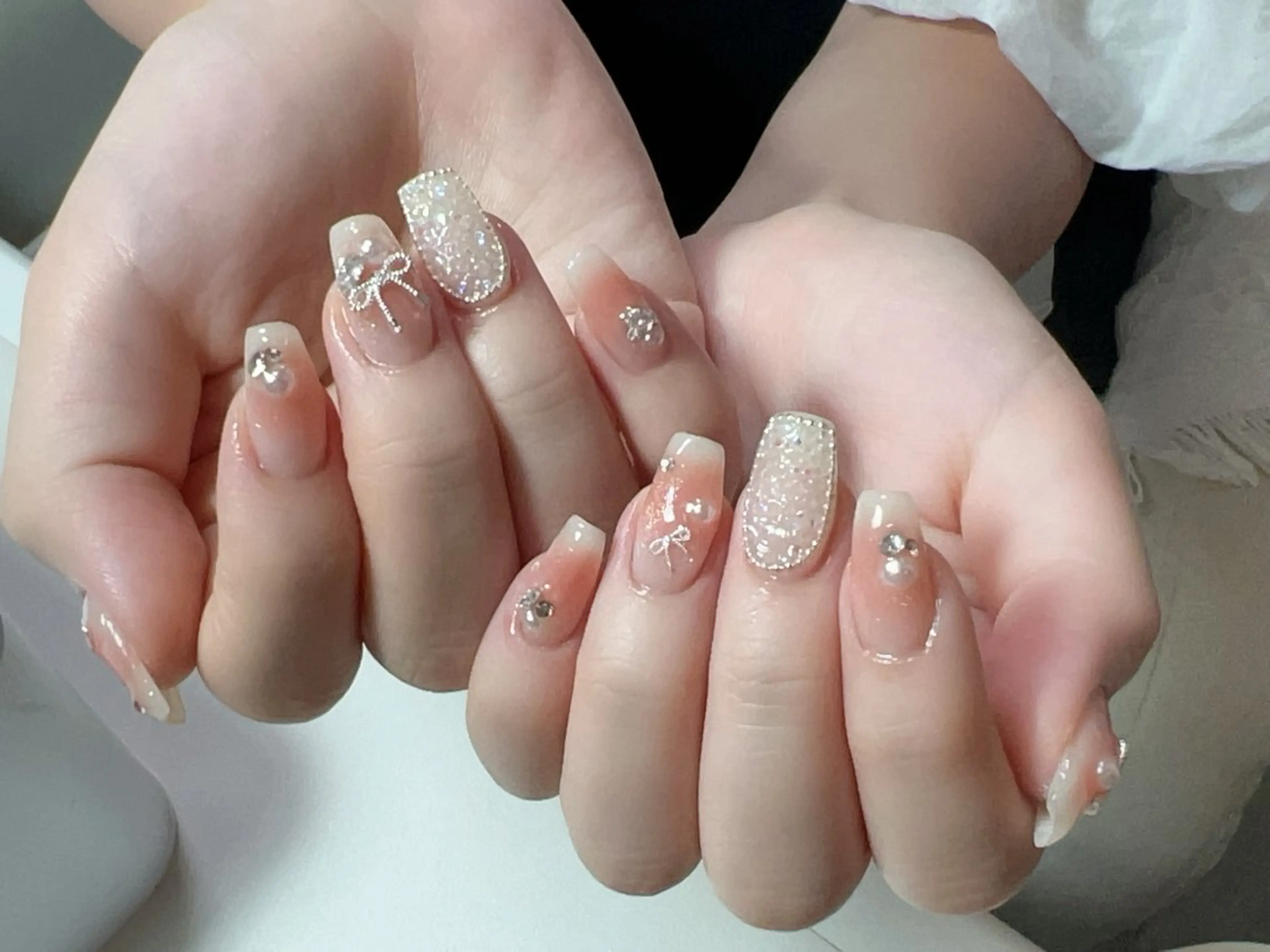 ネイル オーロラネイル チークネイル フレンチネイル ジェルネイル ガラスフレンチ ハンドネイル Nail Jolieのネイルデザイン