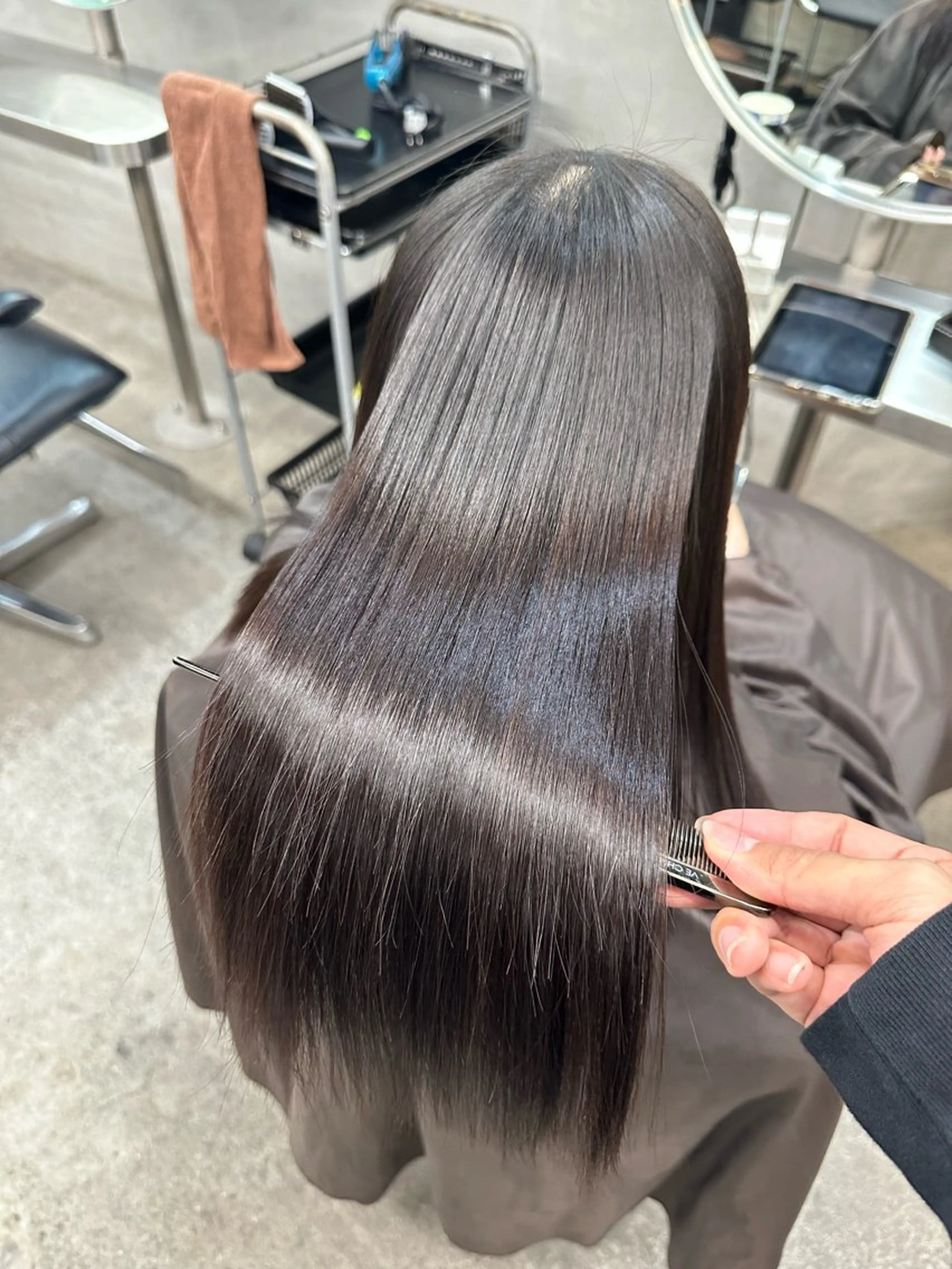 ミディアム パーマ カット 縮毛矯正 トリートメント 髪質改善✨️ 美髪矯正🍵｜ヨコチのヘアスタイル