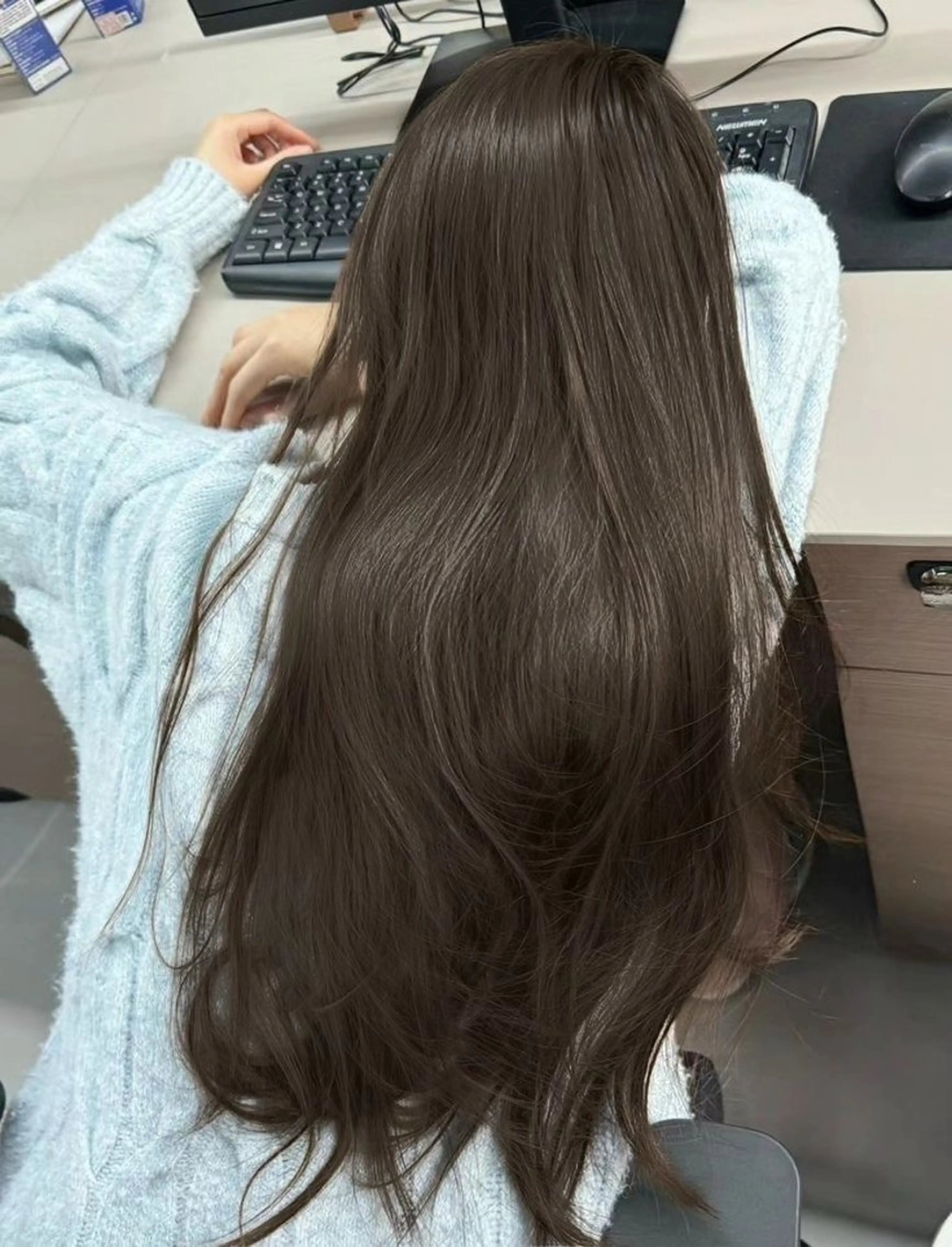 セミロング カラー ヘアカラー トリートメント 韓国トレンドカット カラー🤍しゅうじのヘアスタイル