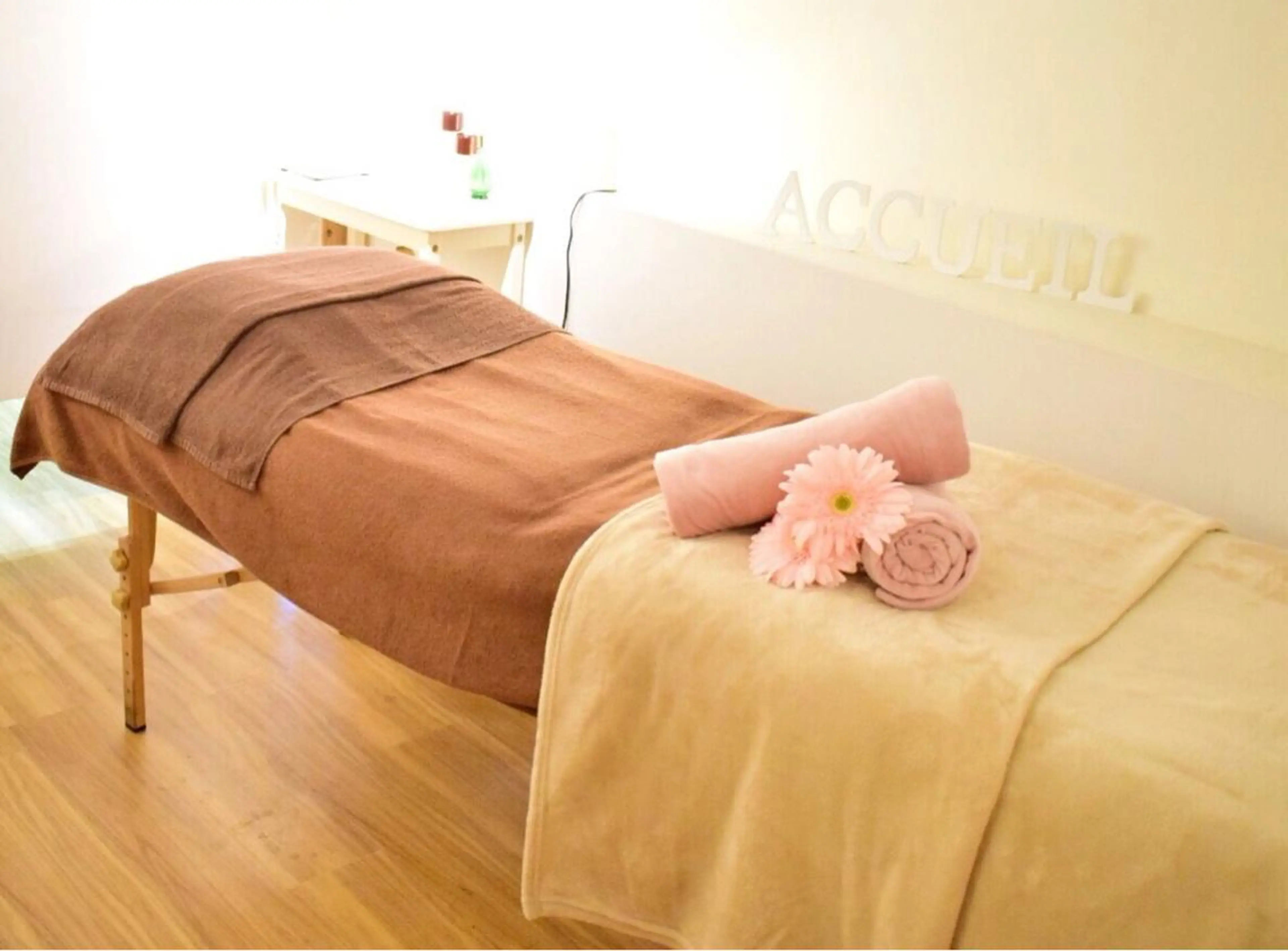 ミディアム カラー パーマ ヘアアレンジ メンズ キッズ ネイル マツエク・マツパ ニキビ・肌質改善専門 ♡人生が変わるサロンのエステ・リラクイメージ