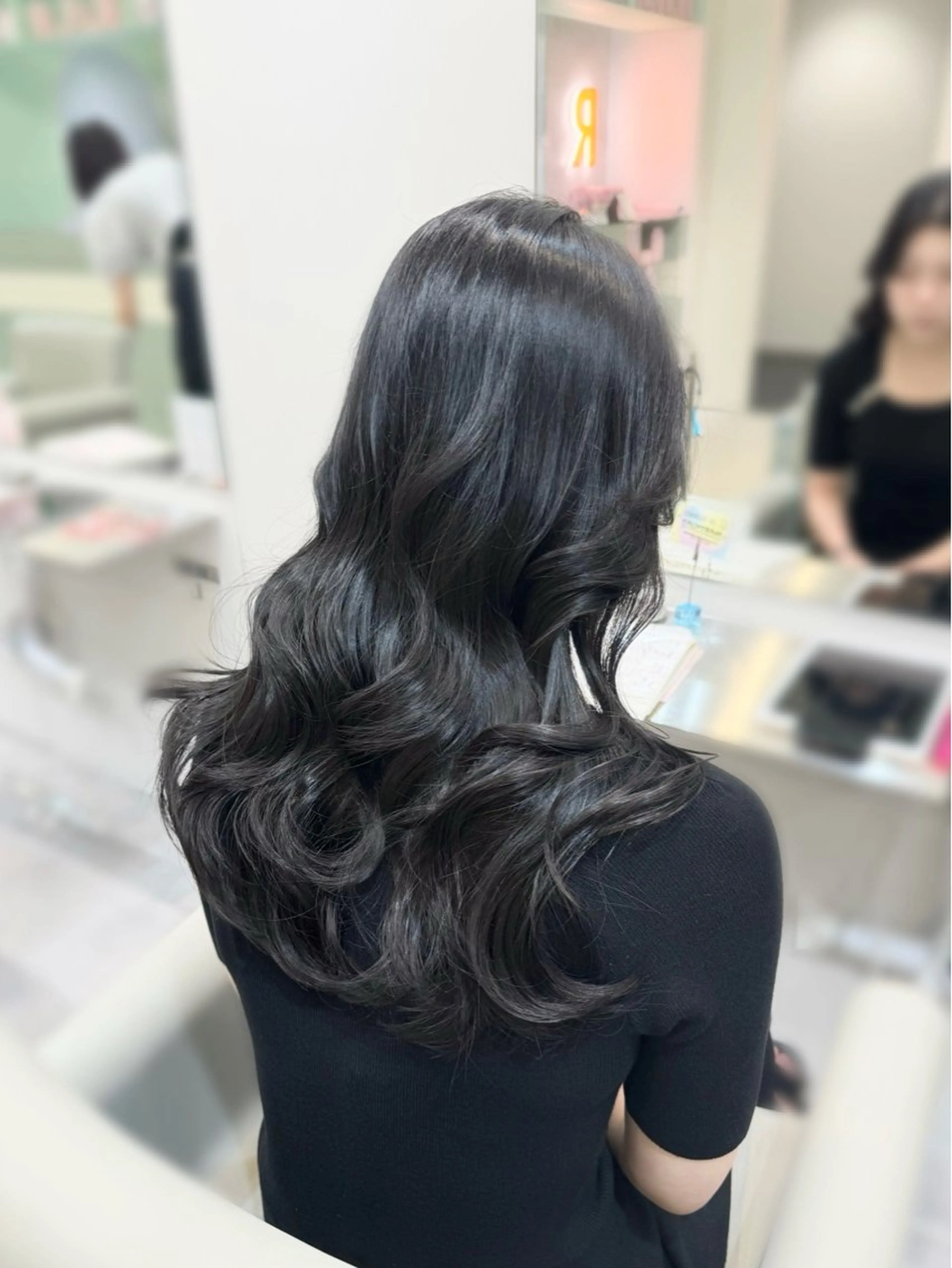 ロング カラー amane໒꒱うる艶 ブリーチ透明感カラーのヘアスタイル