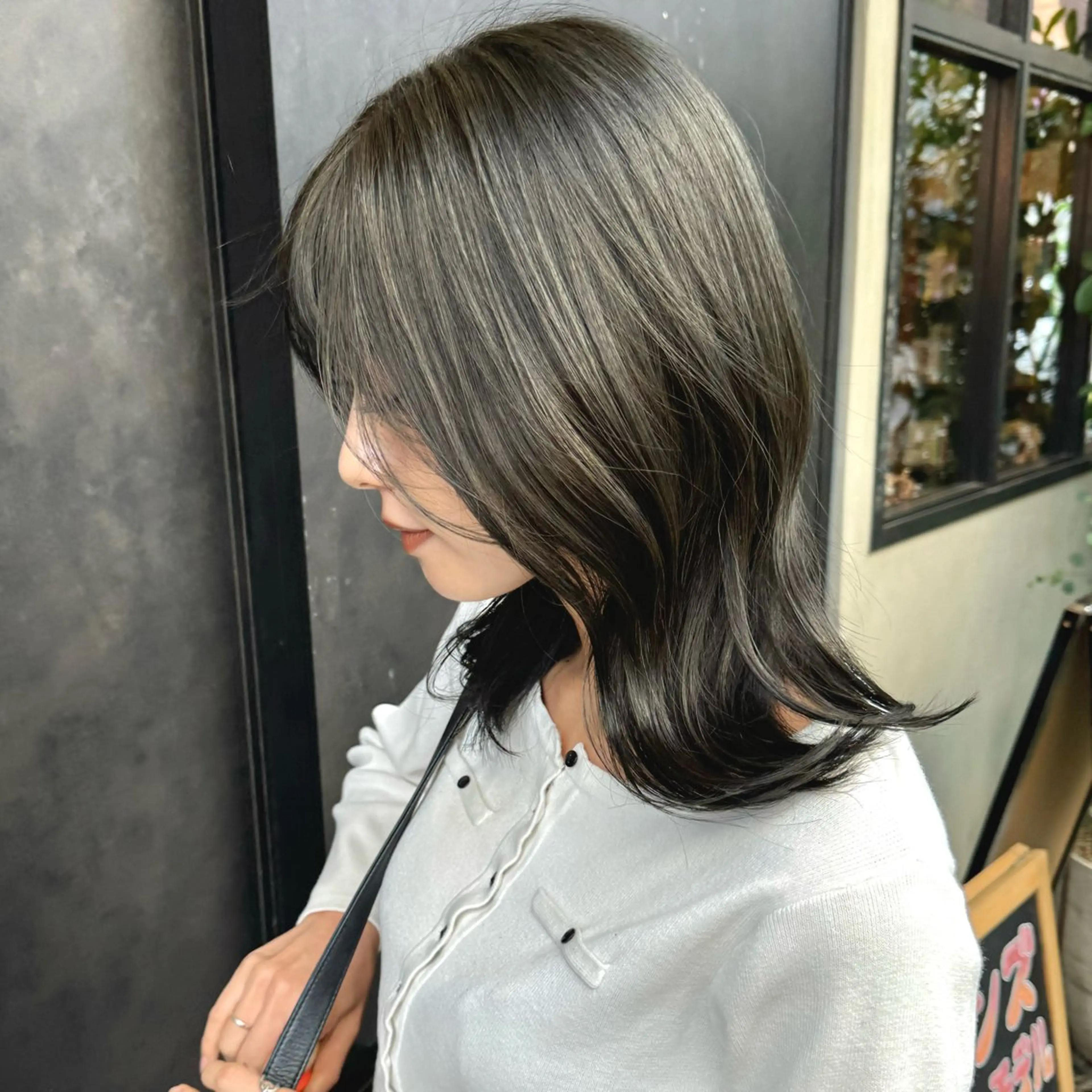 ミディアム カラー 透明感カラー グレージュ オリーブグレージュ オリーブグレー 比嘉 陽のヘアスタイル