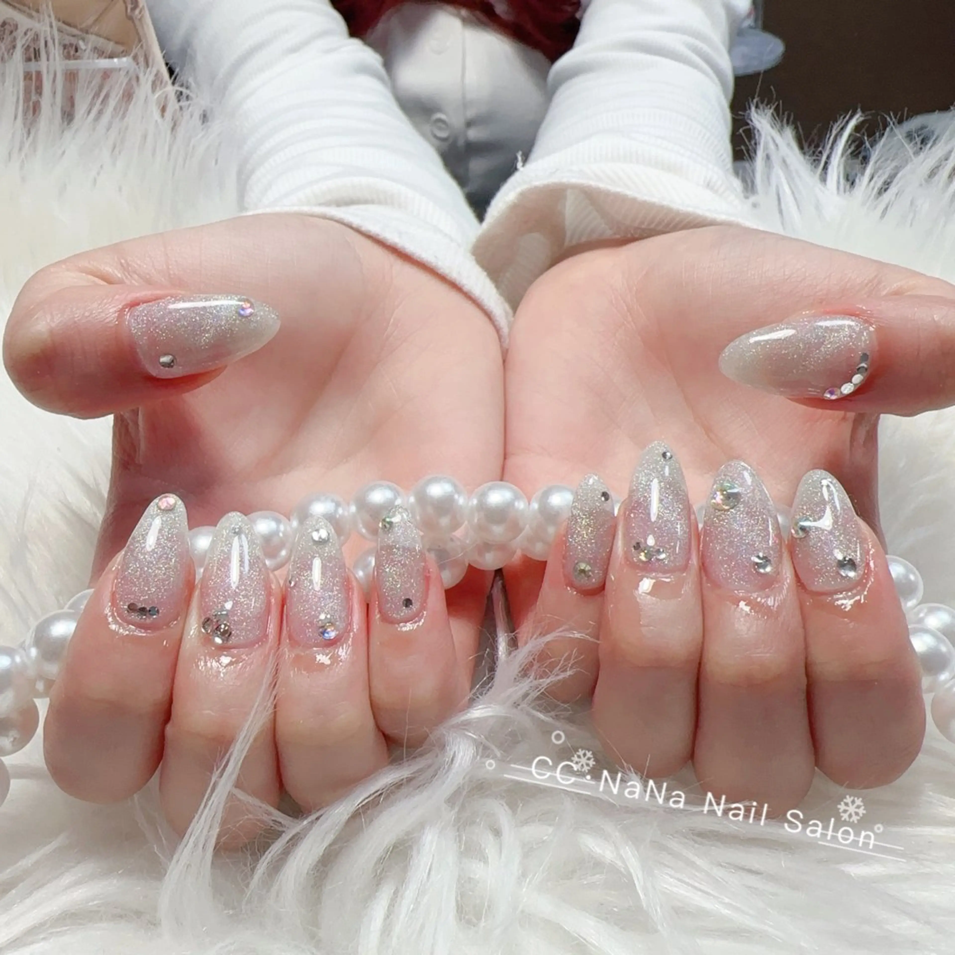 ネイル チークネイル フラッシュネイル ハート キラキラネイル 韓国ネイル ハンドネイル CC  NaNa ワンホンネイル🌙Nのネイルデザイン