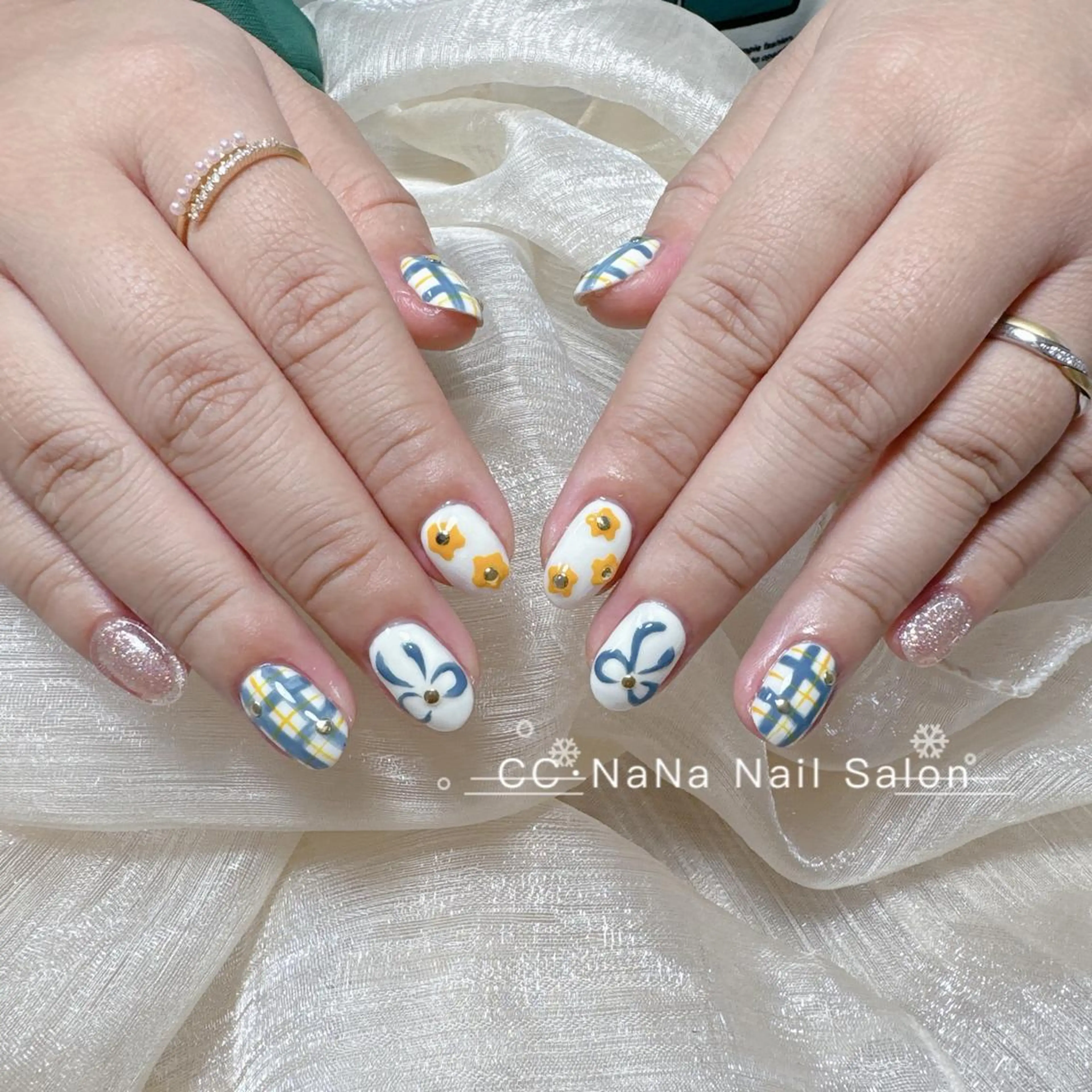 ネイル ハンドネイル 💎CC・NaNa 韓国風ネイル🌙Cのネイルデザイン