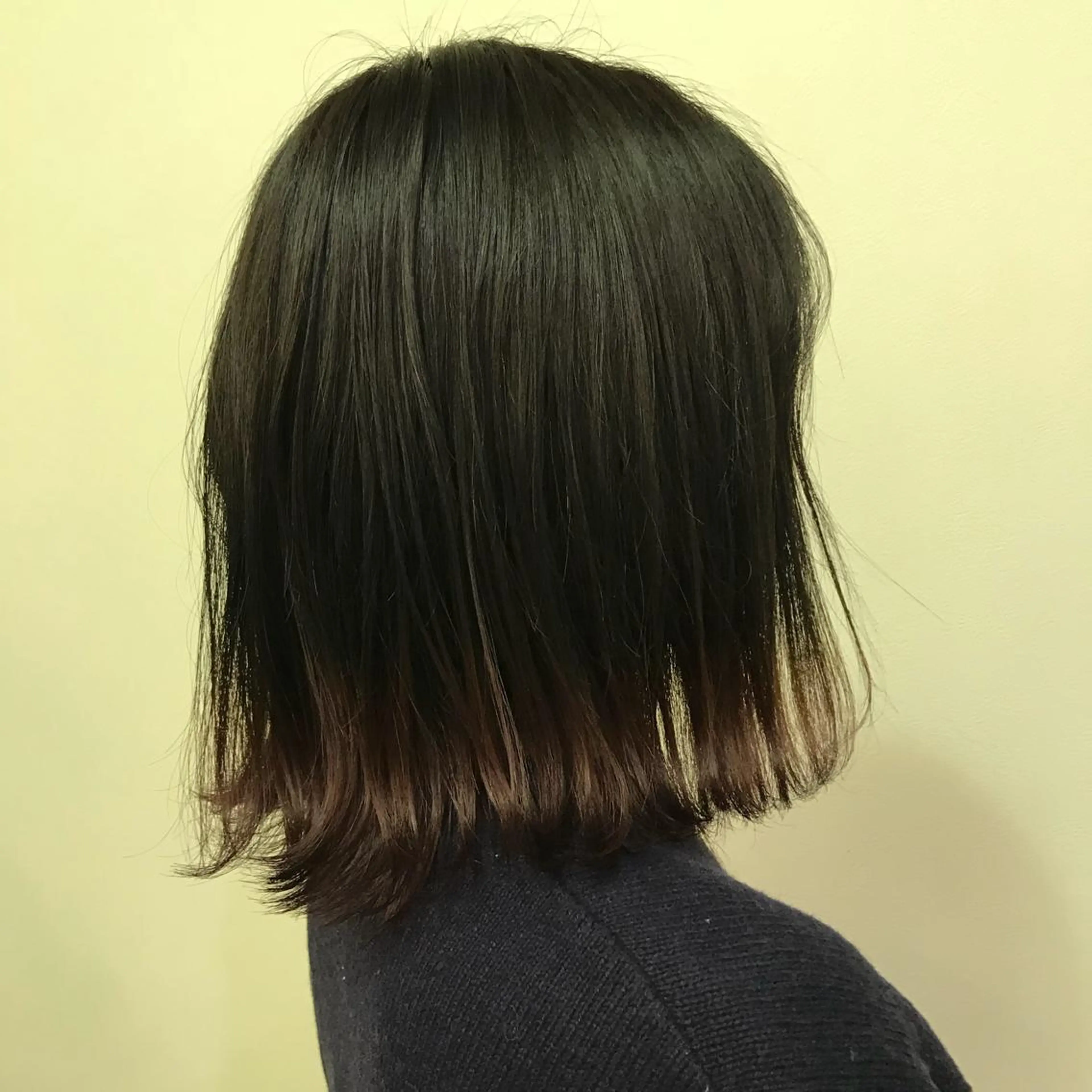 ミディアム カラー ニュアンスパーマ／ レイヤー／茶屋町のヘアスタイル