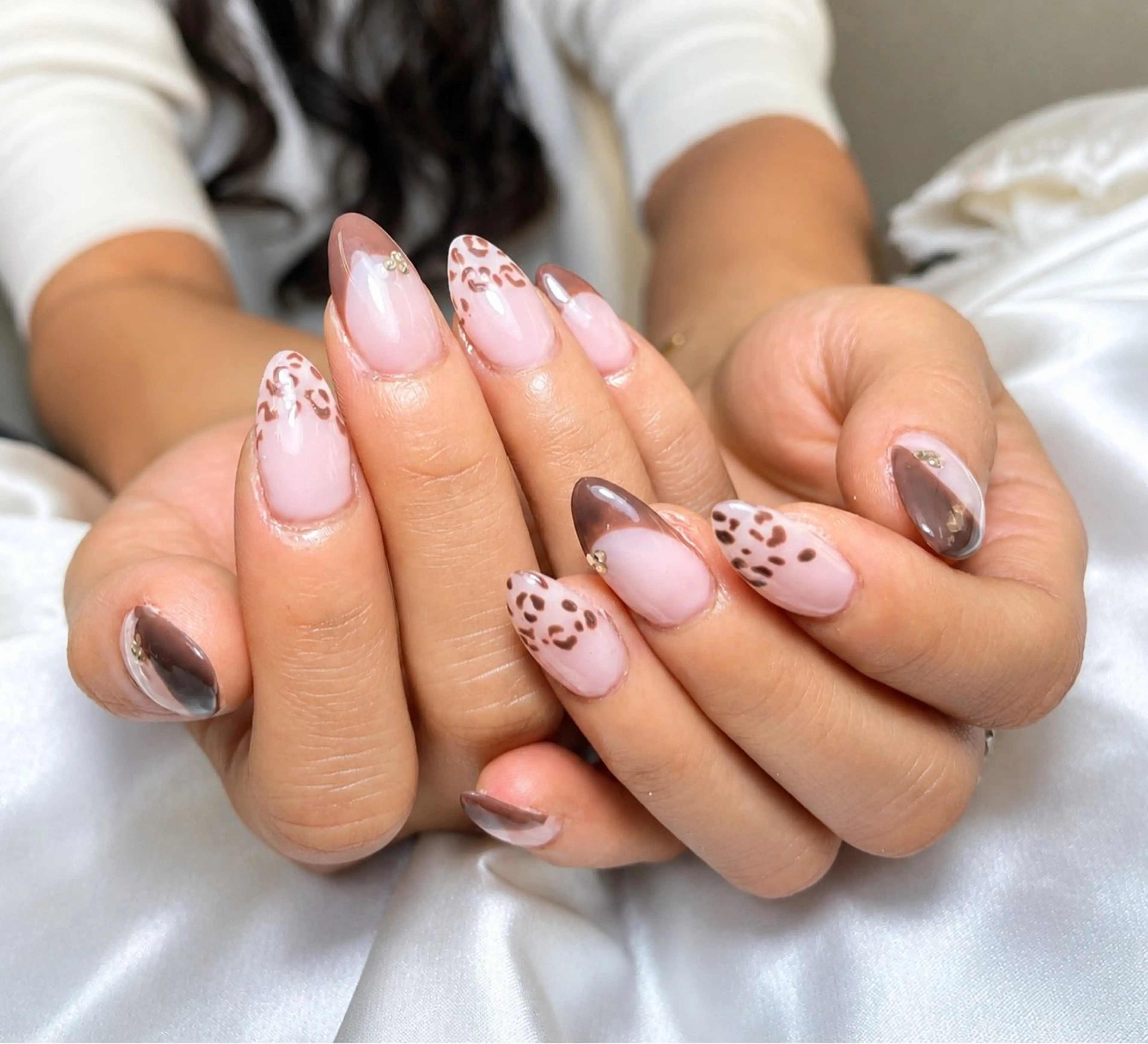 ネイル チークネイル 長さ出し フットネイル ジェルネイル 卒業式 𝓐𝓷𝓻𝓲 XiinhNailのネイルデザイン
