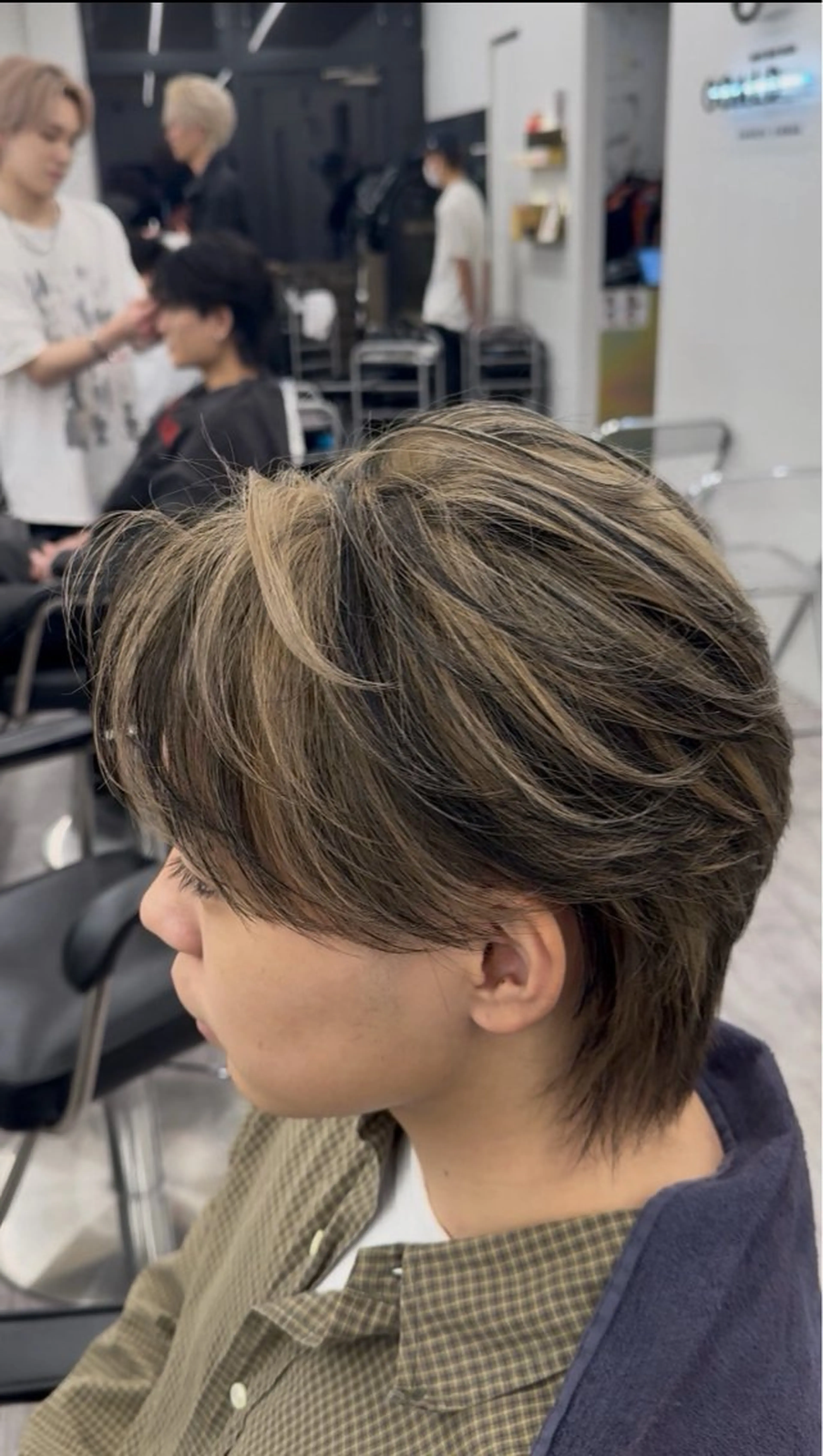 カット+ブリーチ+カラー+ローライトの写真