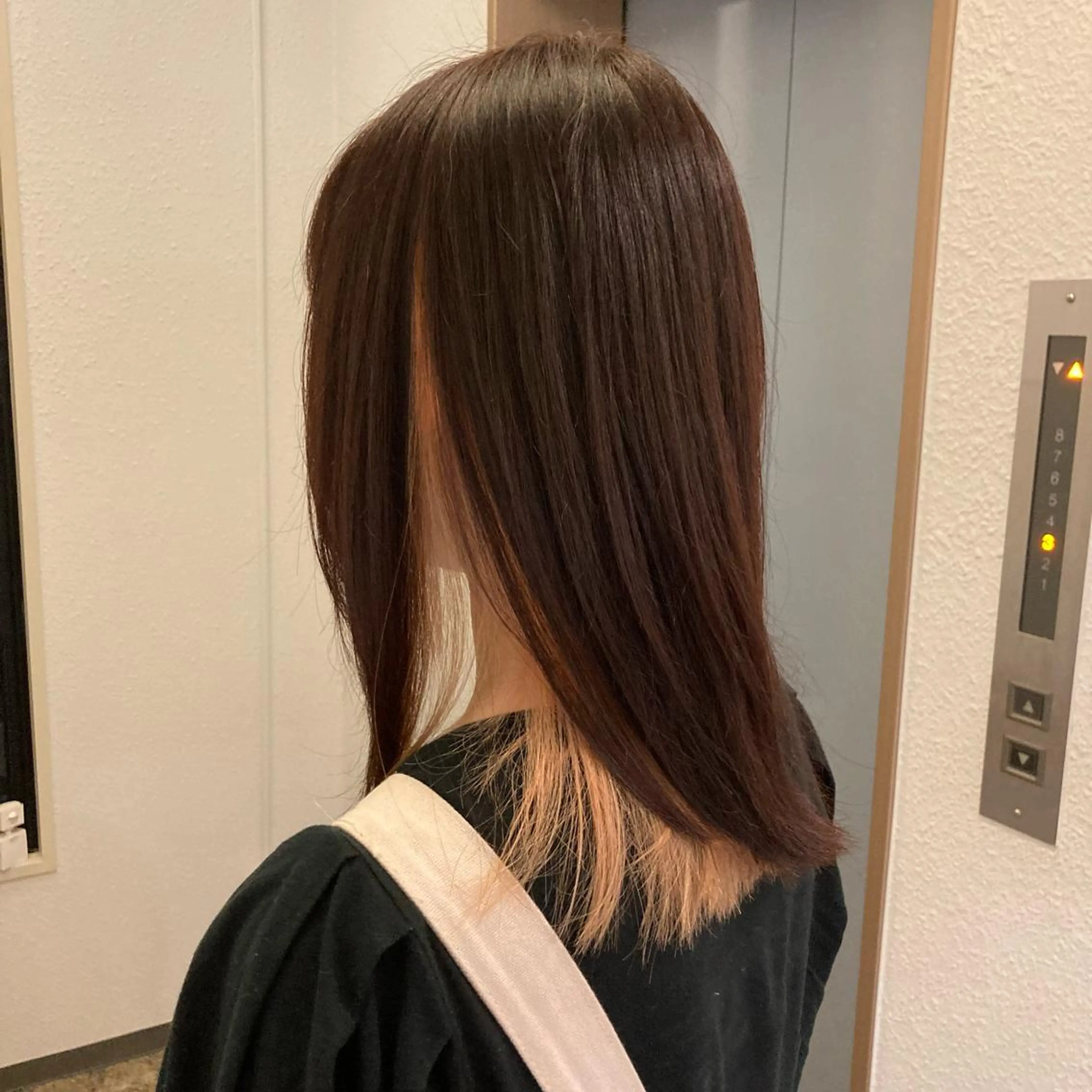 ロング カラー ブリーチ ブリーチなしカラー ヘアカラー ピンクカラー🎀 米津 美佑のヘアスタイル