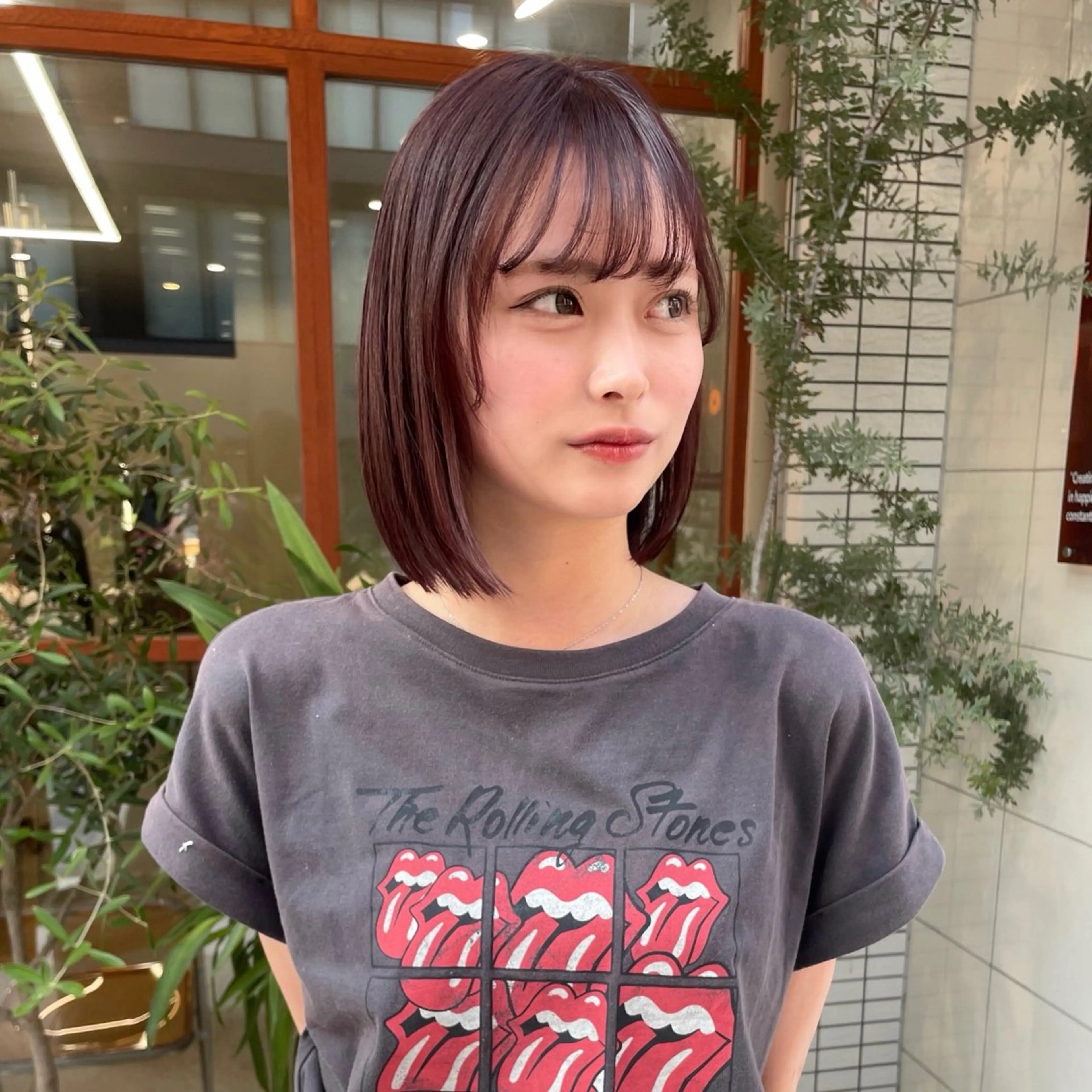 ミディアム カット カリン/ カット・ブリーチのヘアスタイル