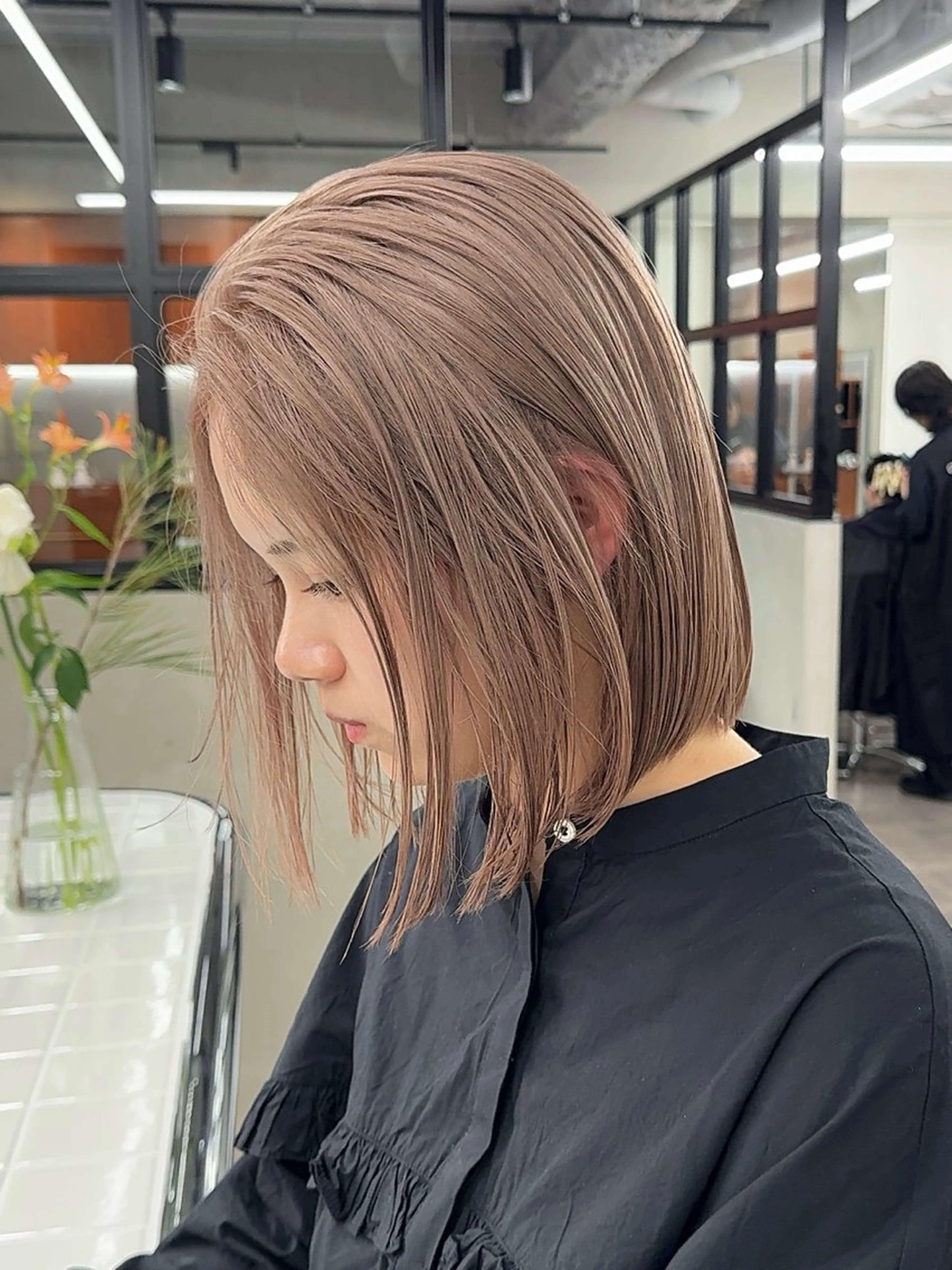 ショート カラー アッシュ ベージュカラー ブリーチ ブロンド ブラウンカラー カット ヘアカラー トリートメント ブリーチ　ハイトーン 特化🌈フジタハルキのヘアスタイル