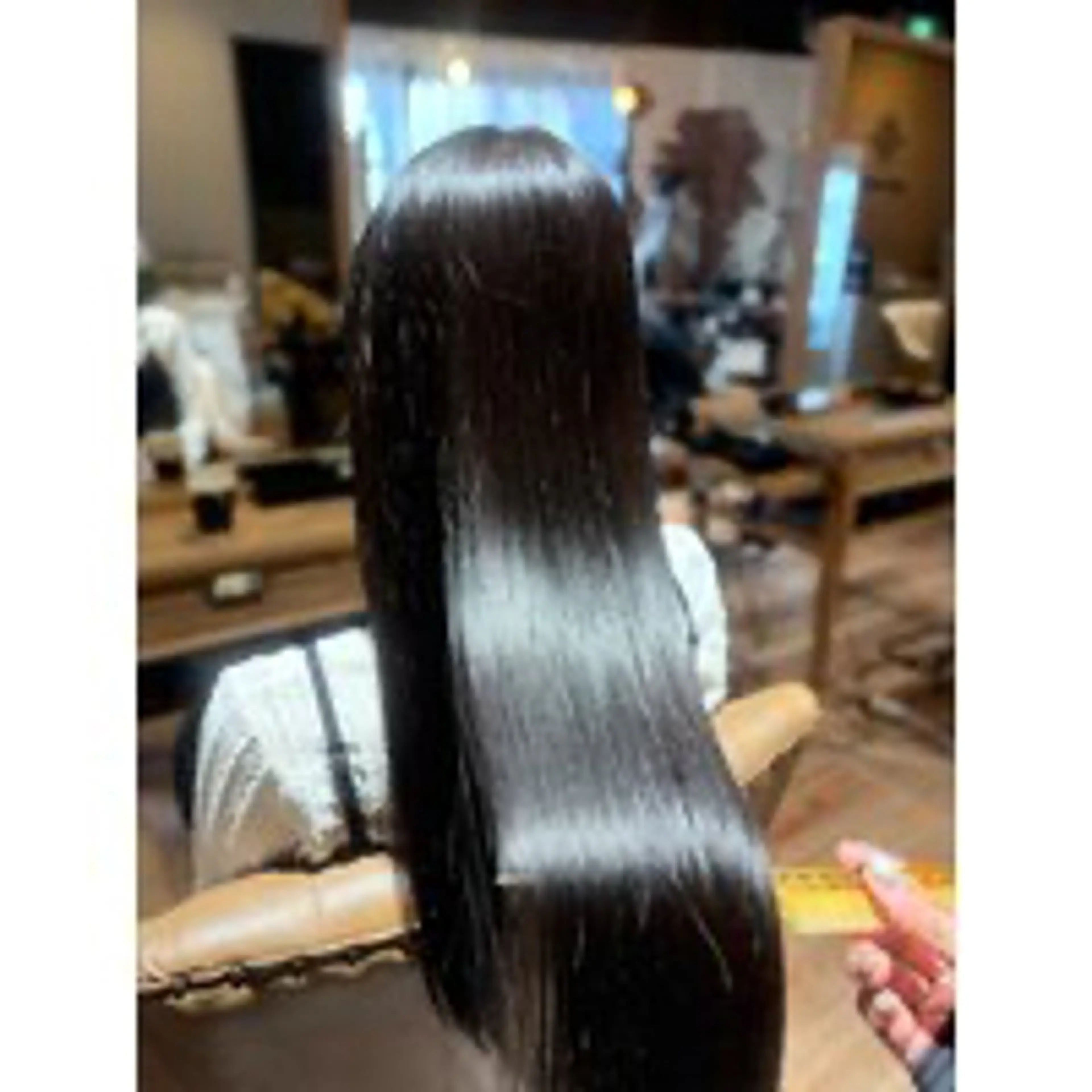 ロング ヘアカラー 高口 小春のヘアスタイル