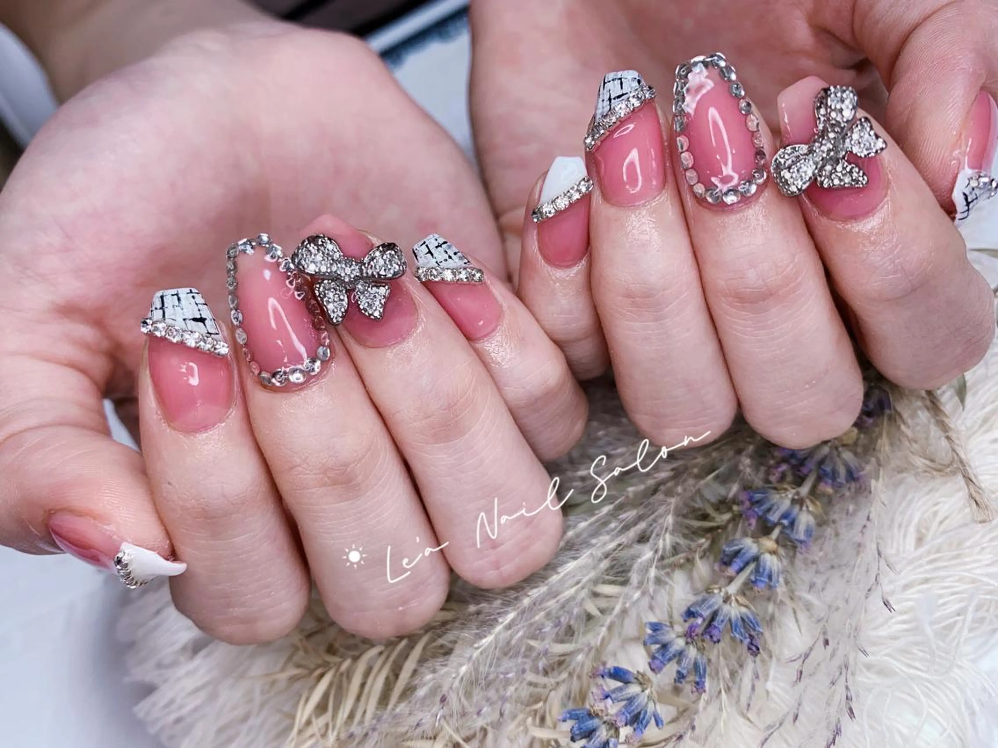 ショート カラー ネイル Le’a NailSalonのネイルデザイン