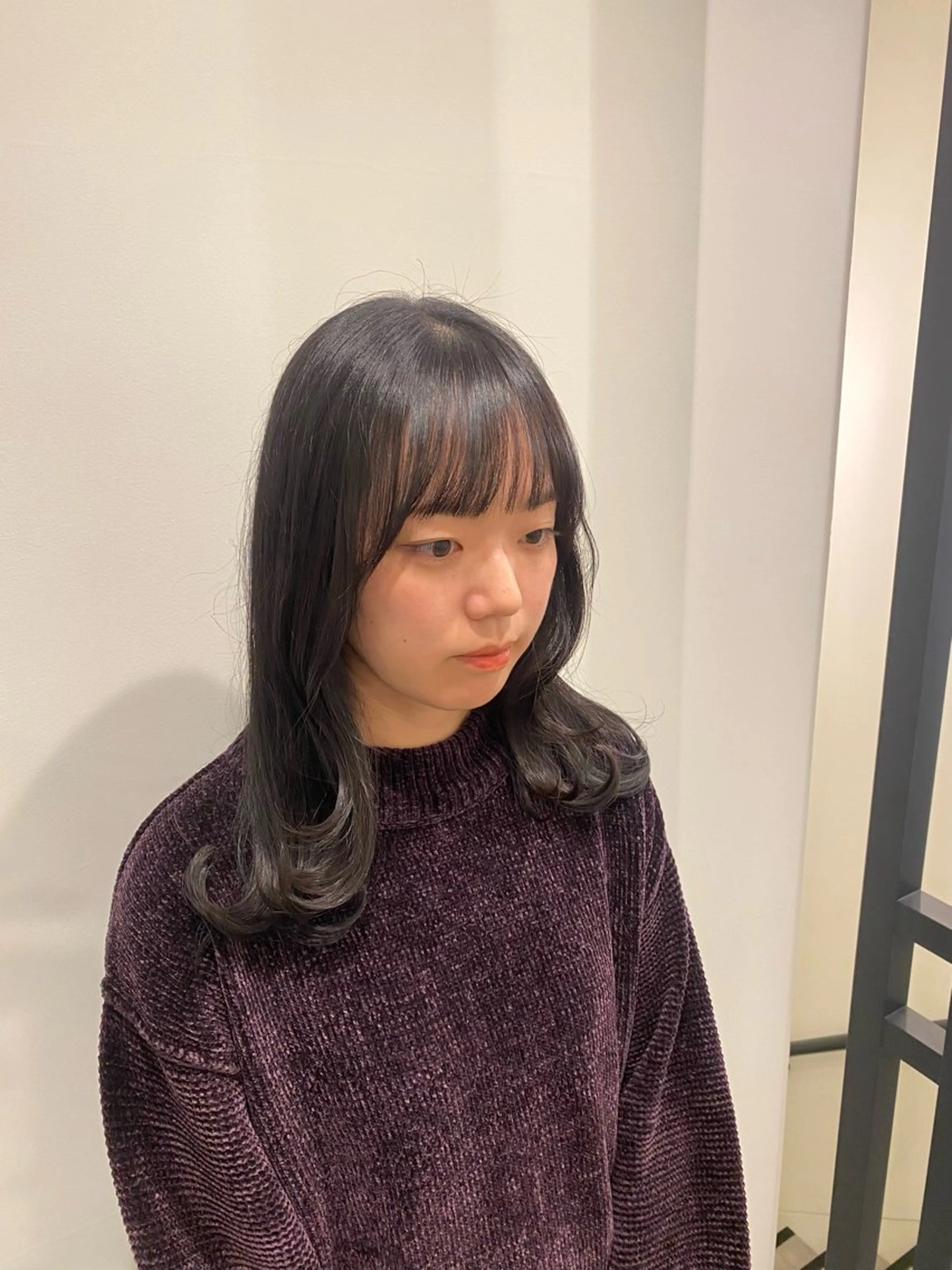 ミディアム 顔まわりレイヤー レイヤーカット 小顔カット カット トリートメント 🍑 モモカ🍑のヘアスタイル