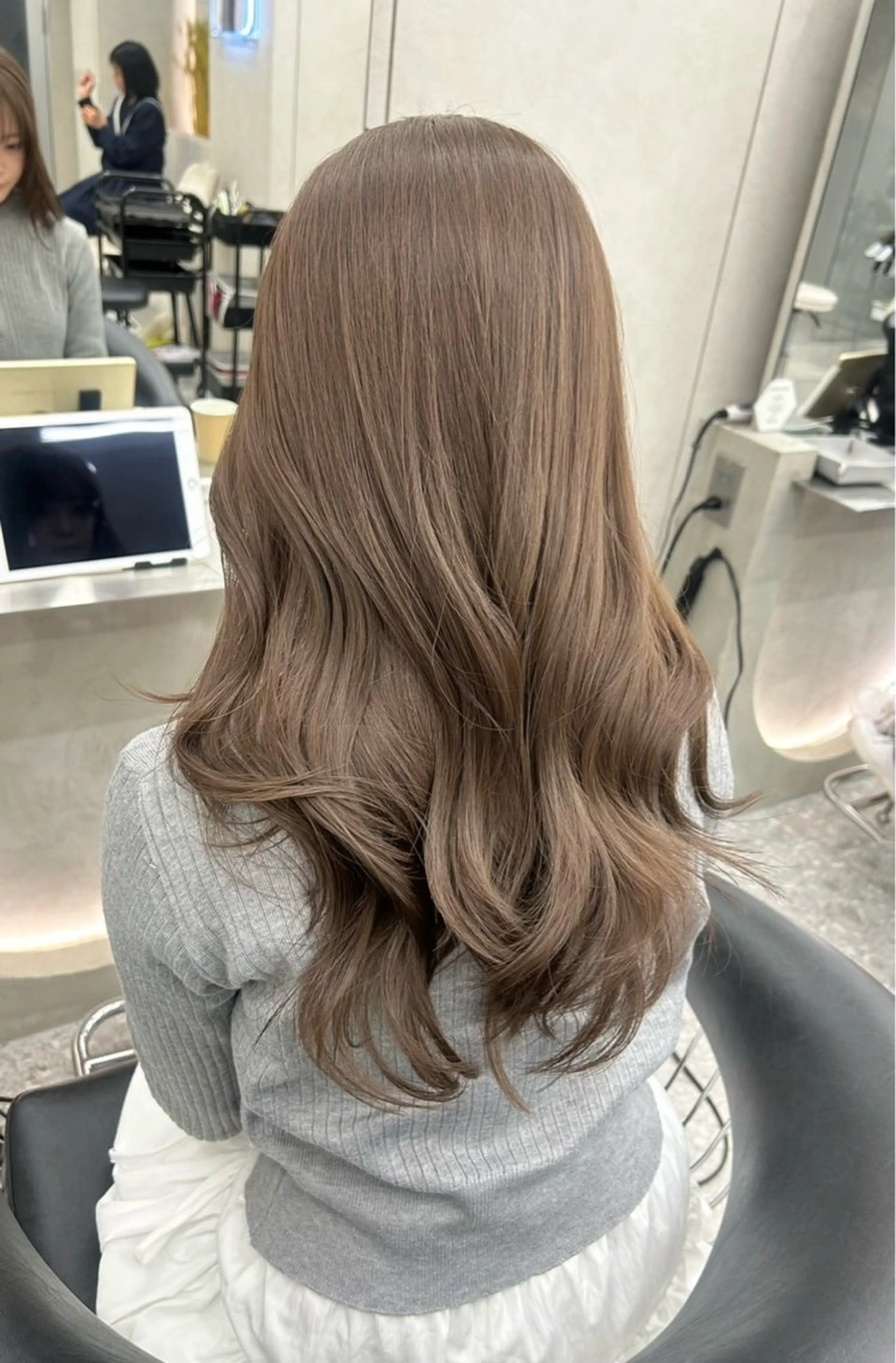 ロング カラー ブリーチ ブラウンカラー 透明感カラー ダブルカラー ハイトーンカラー ヘアカラー トリートメント MOMOHA/ 🍑レイヤーカットのヘアスタイル