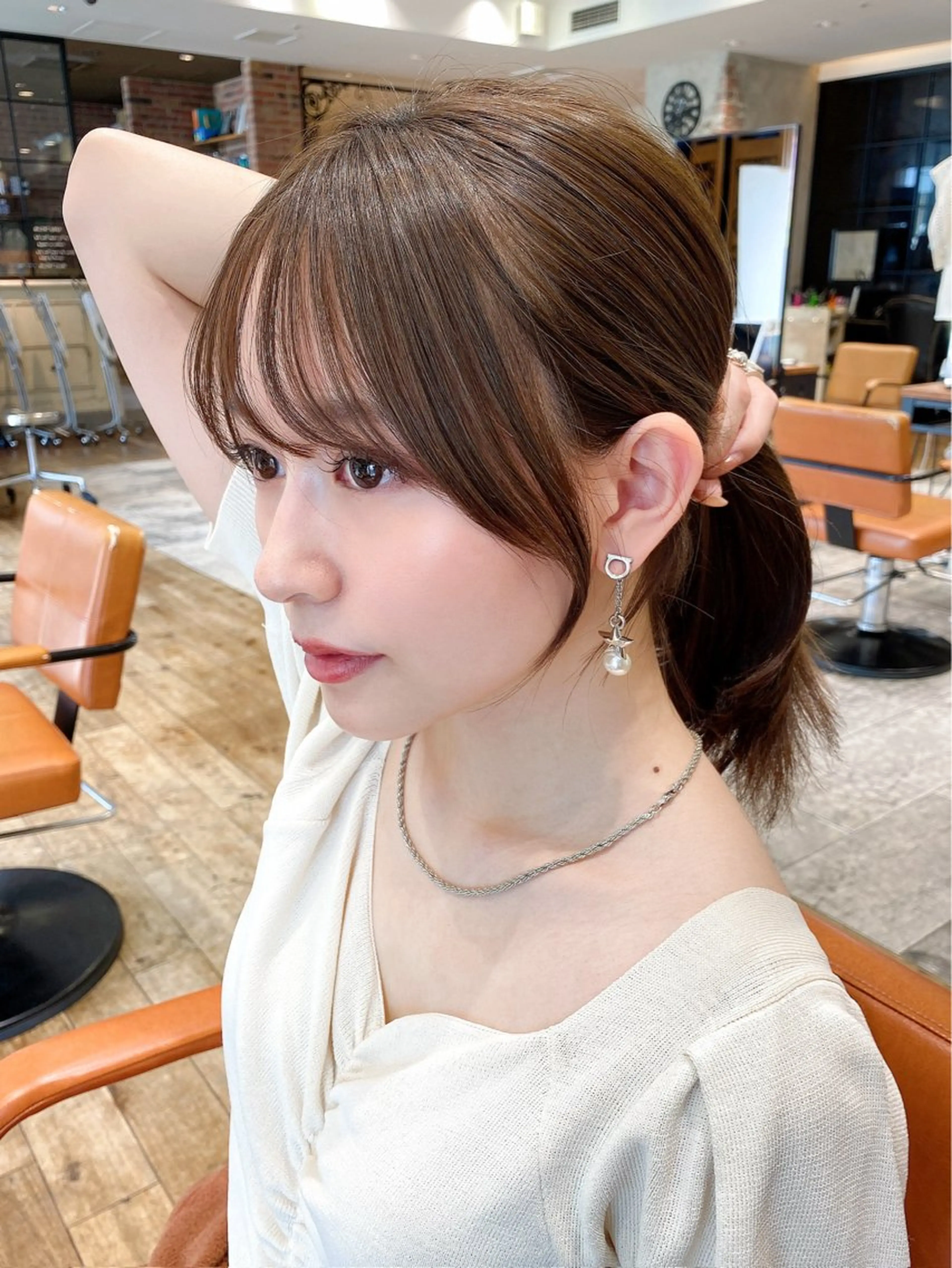 ミディアム シースルーバング カット ヘアカラー トリートメント 山﨑 翼のヘアスタイル