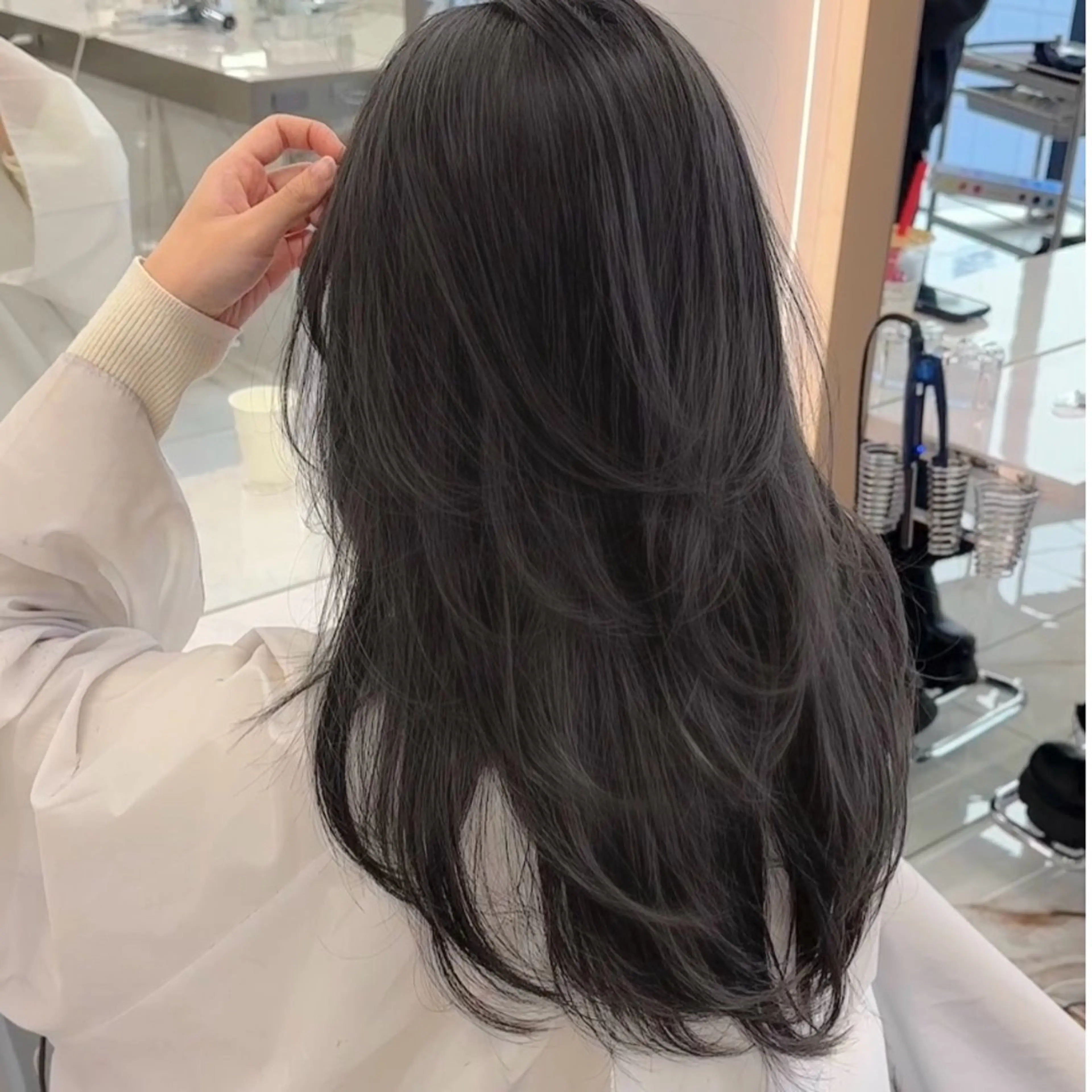 ロング カラー ヘアアレンジ 黒髪 透明感カラー ハッシュカット 韓国風ヘア カット ヘアカラー ヘアセット kana 栄美容師/韓国ヘアのヘアスタイル