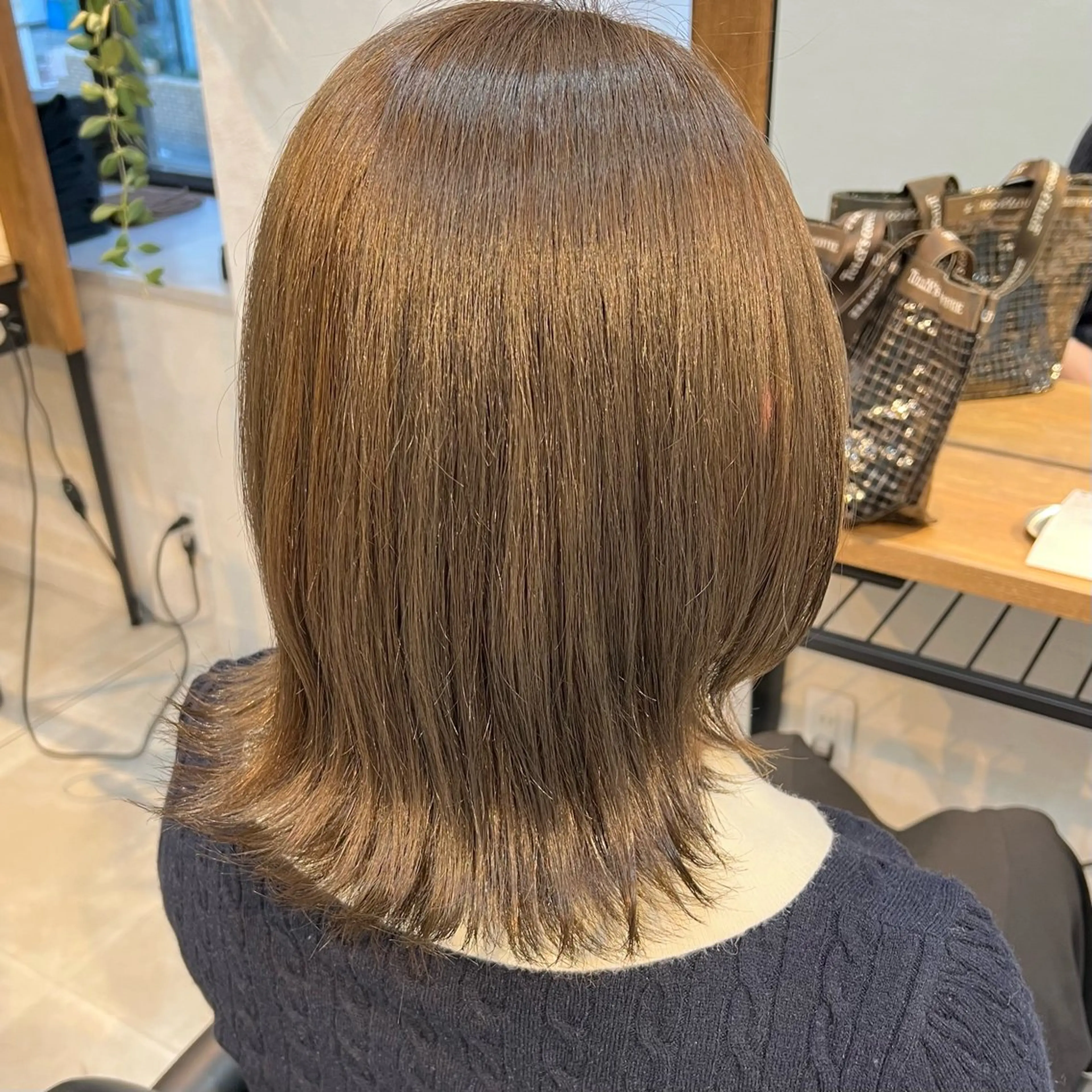 ミディアム カラー ベージュカラー ブリーチ ブリーチなしカラー ボブ カット ヘアカラー トリートメント ヘッドスパ 透明感カラー/艶髪 🌷ちばなお🌷のヘアスタイル