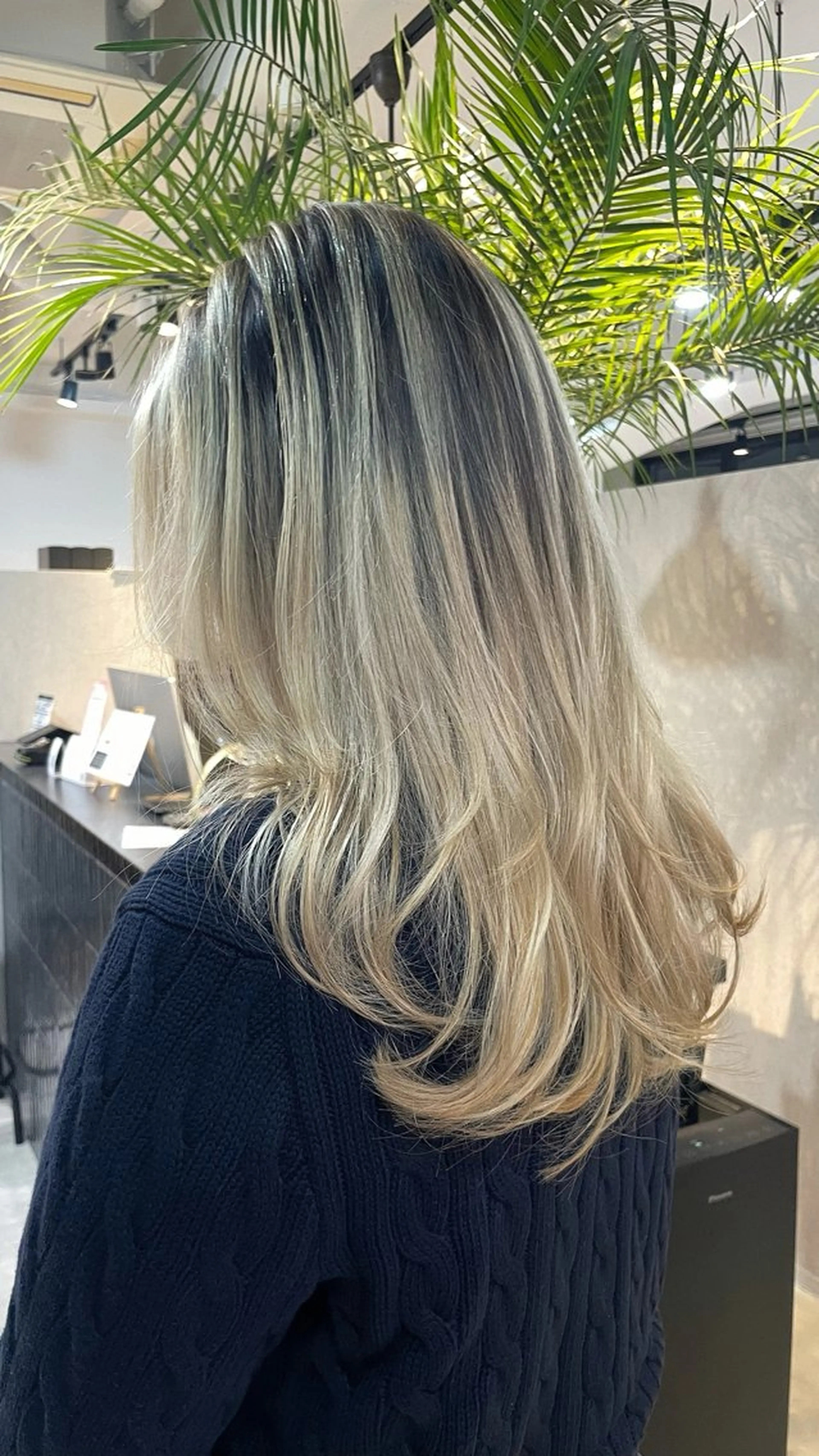 ロング Merlyosaka 早川未来のヘアスタイル