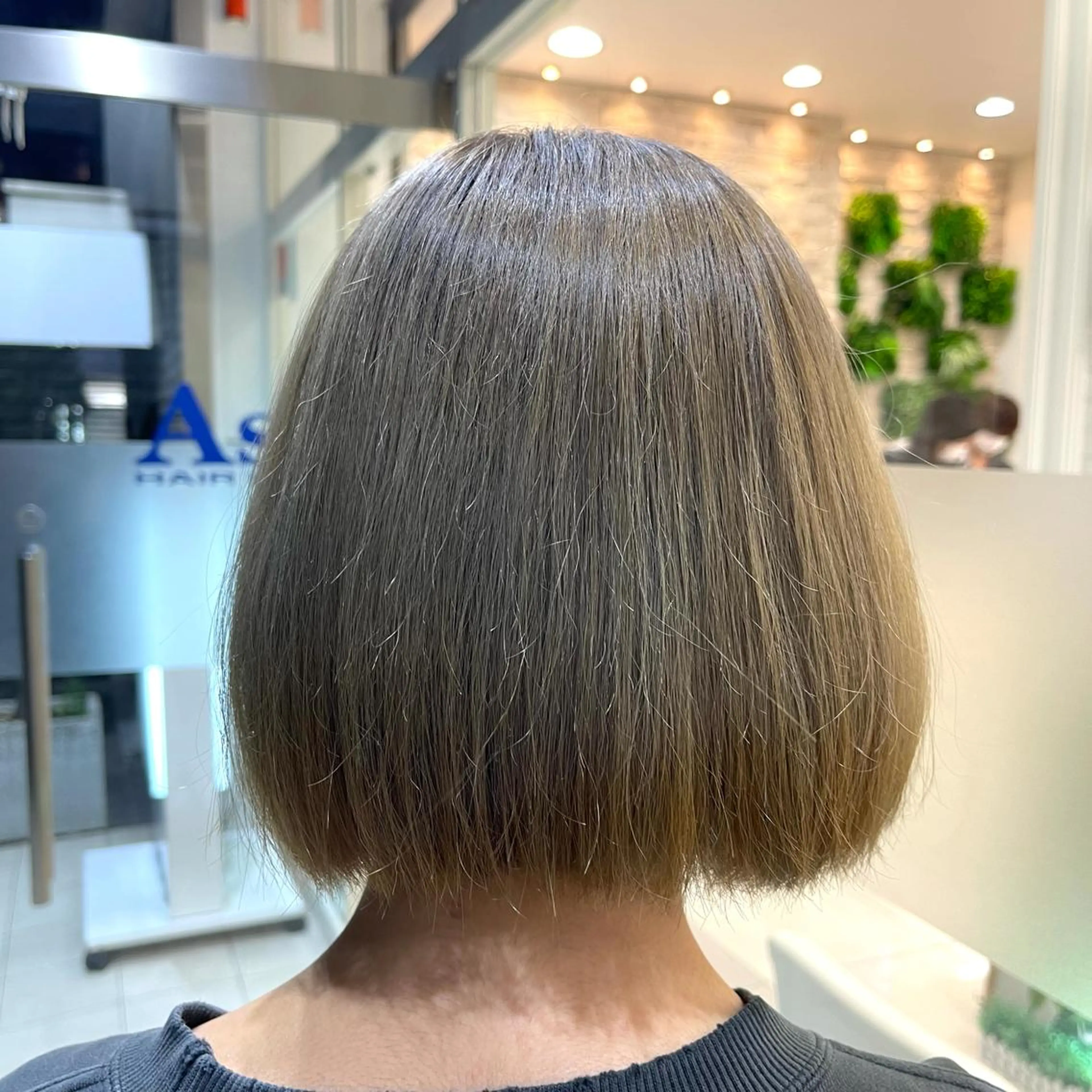 ショート カラー Ash浦安店 富谷 日菜乃のヘアスタイル