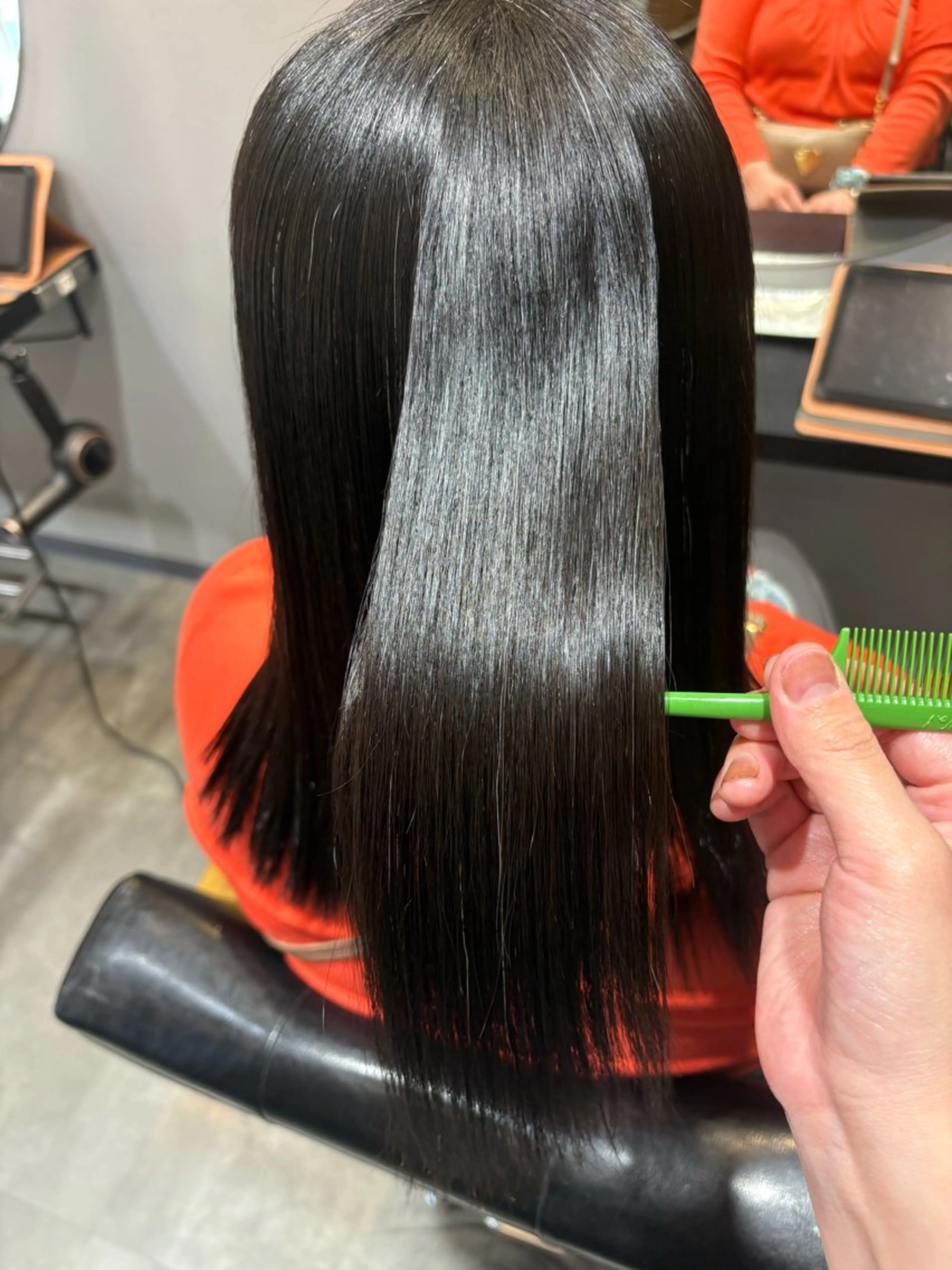 セミロング カット 縮毛矯正 小堀 いぶきのヘアスタイル