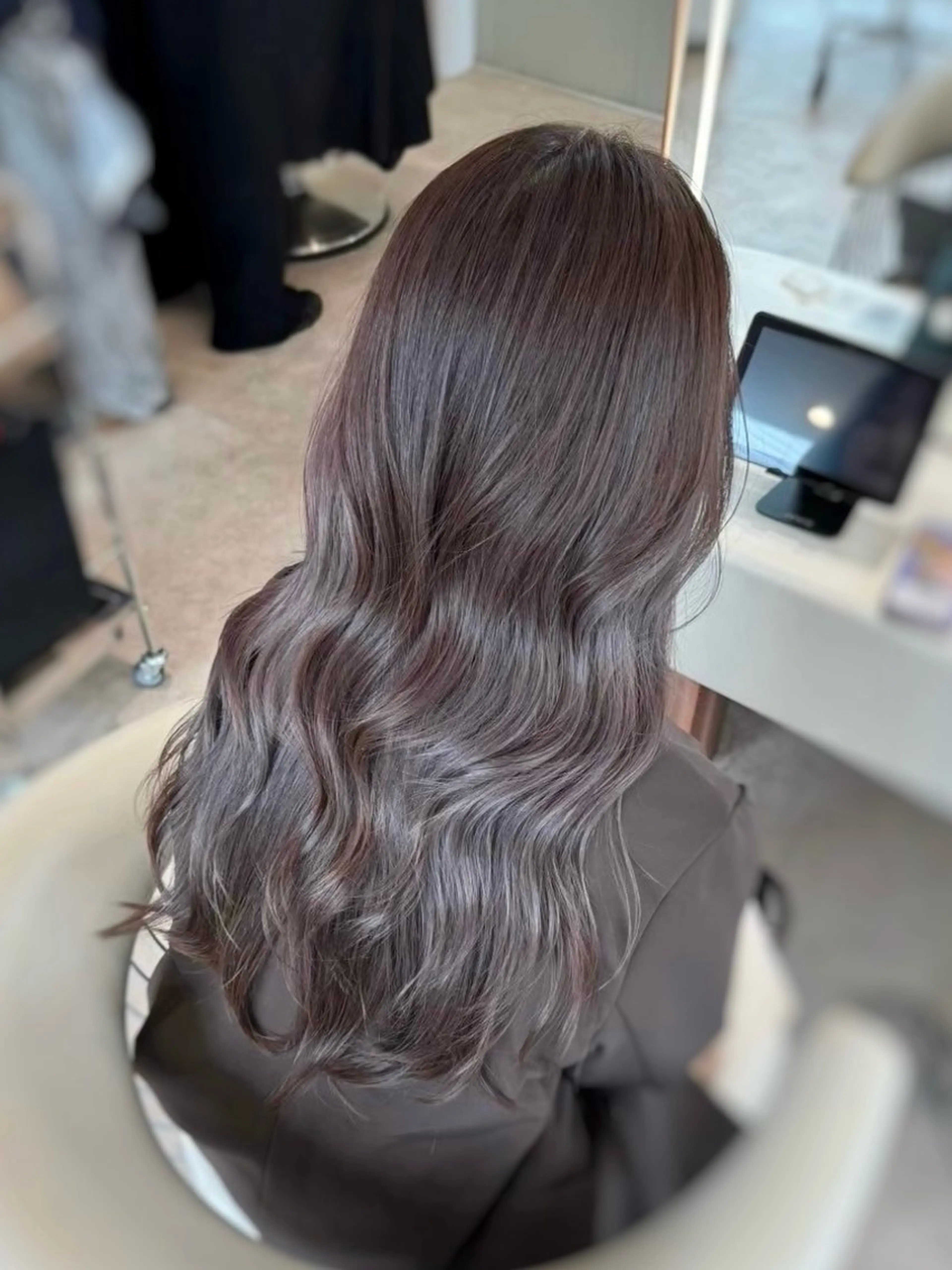 ロング カラー ブラウンカラー チョコレートブラウン 透明感カラー カット ヘアカラー トリートメント レイヤー/ハッシュ 渋谷/サッタのヘアスタイル