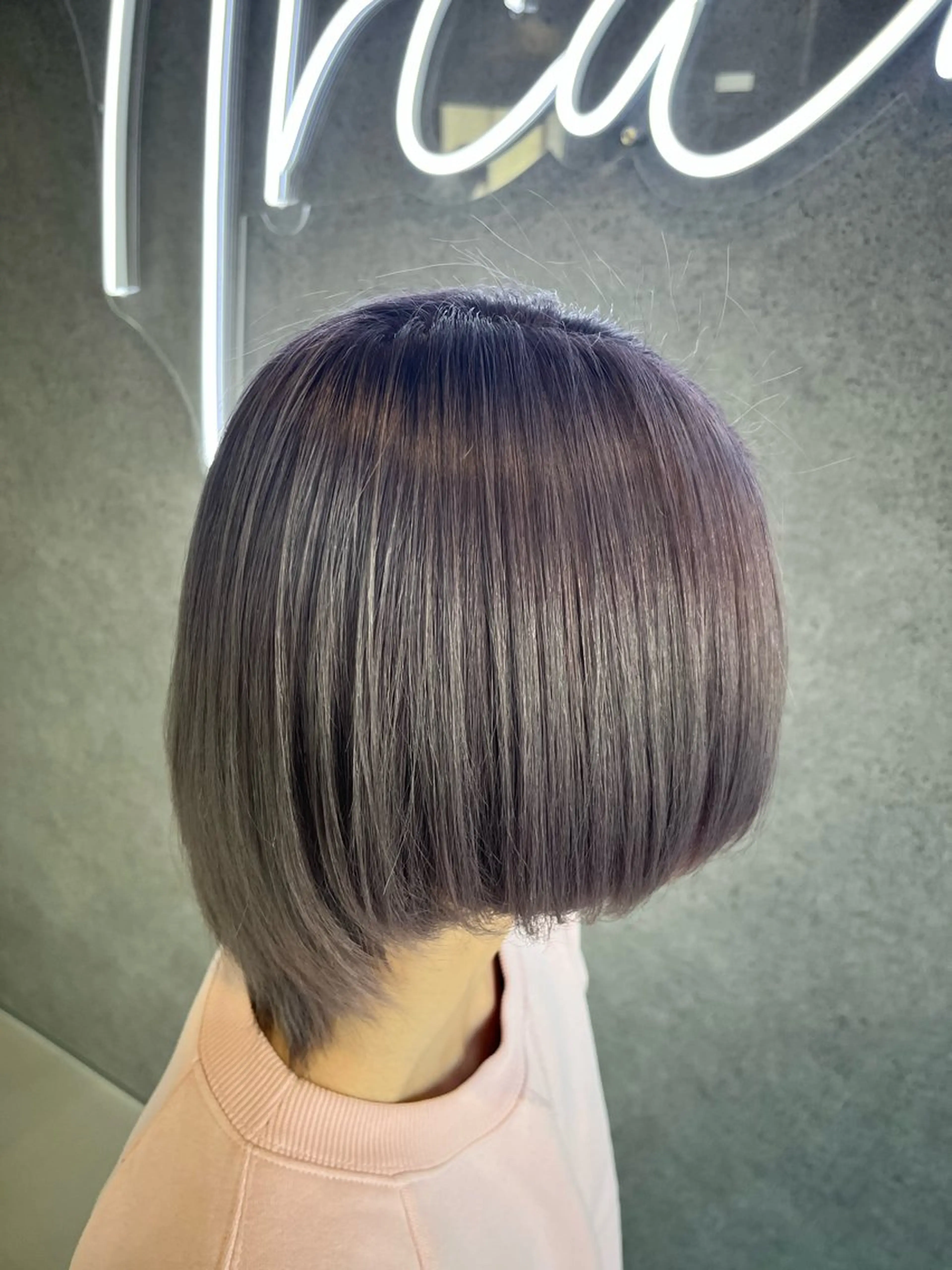 ショート ヘアカラー ARCANA イホリのヘアスタイル