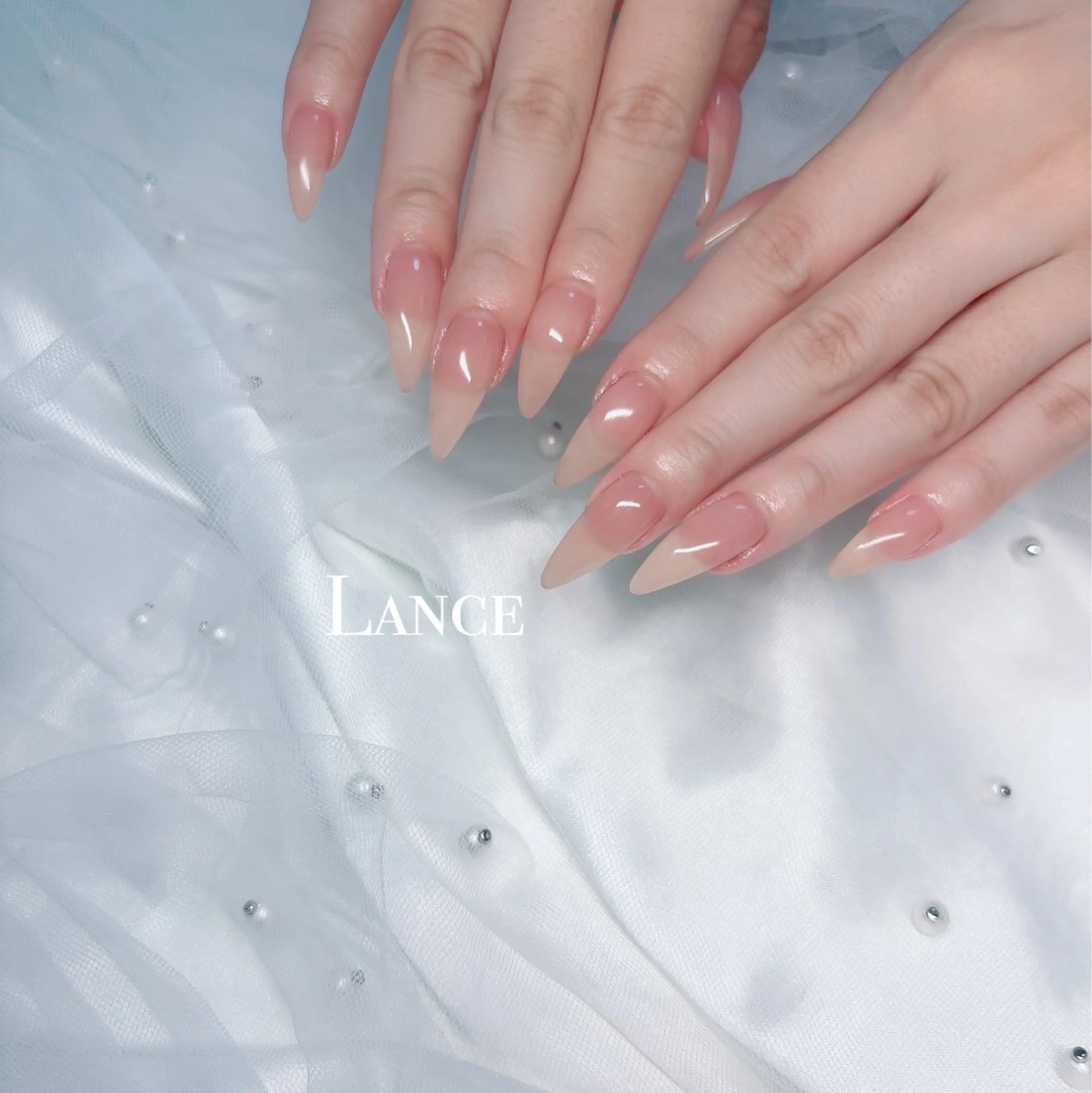 ネイル オーロラネイル フットネイル フレンチネイル キラキラネイル 韓国ネイル Lance nailのネイルデザイン