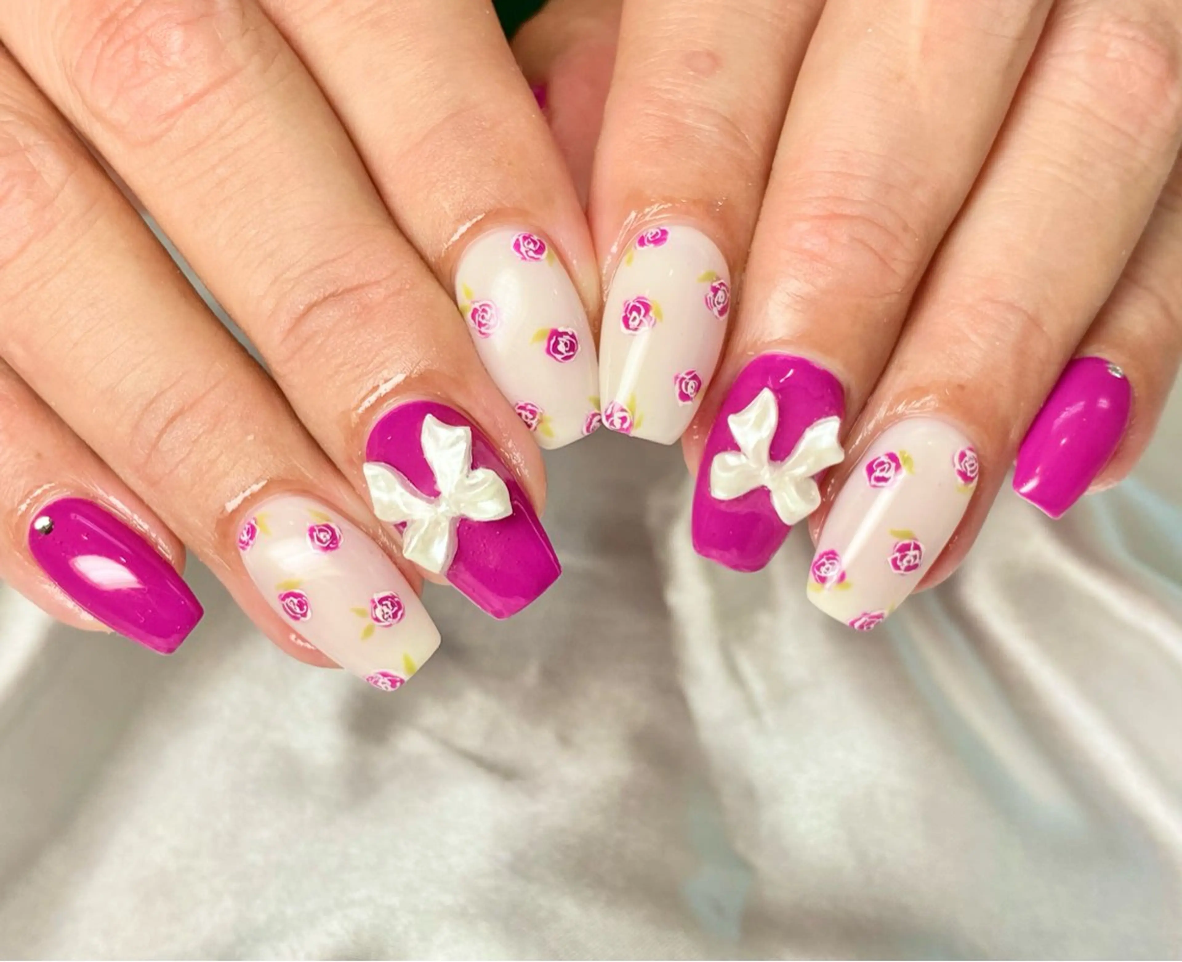 ネイル アートネイル パープル リボン Jebel Beauty Miuの眉毛・アイブロウイメージ