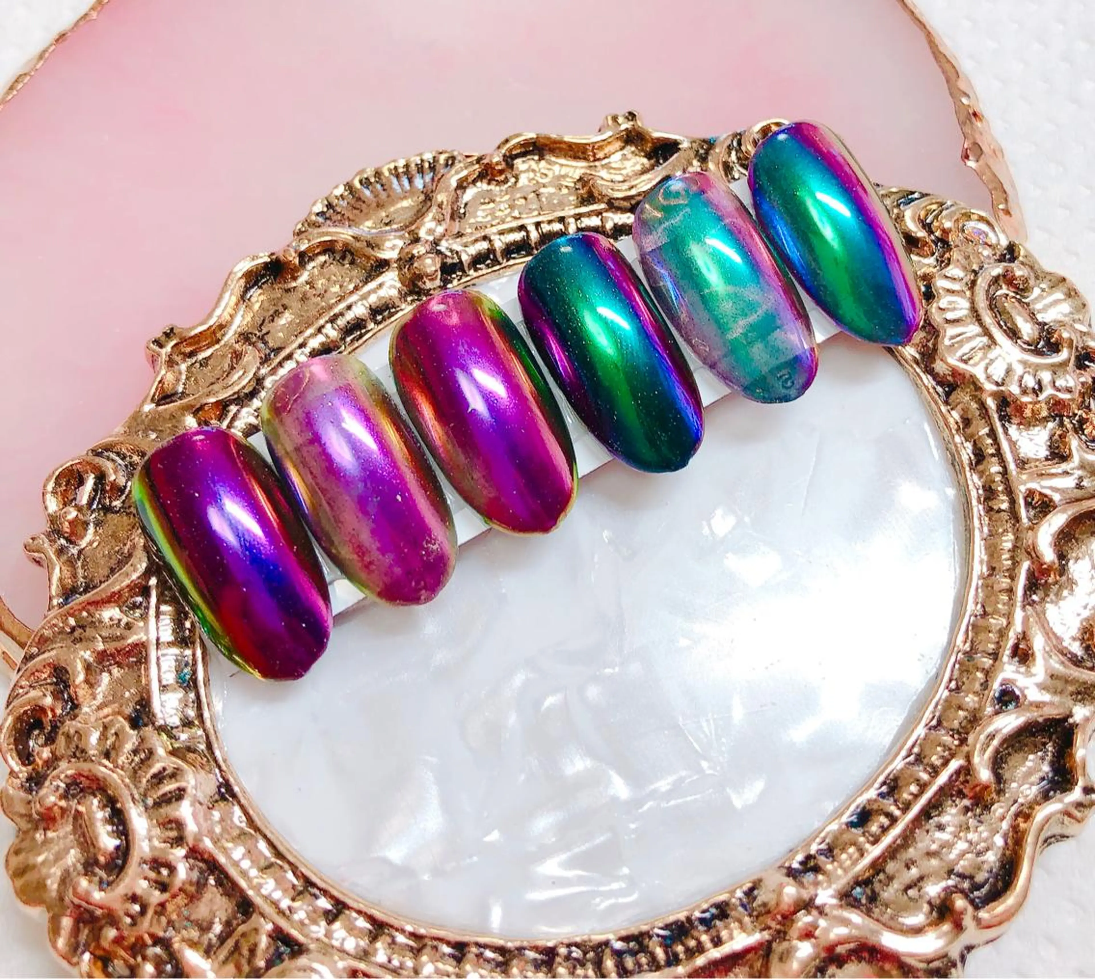 ネイル ミラーネイル CROWN プライベートサロンのネイルデザイン