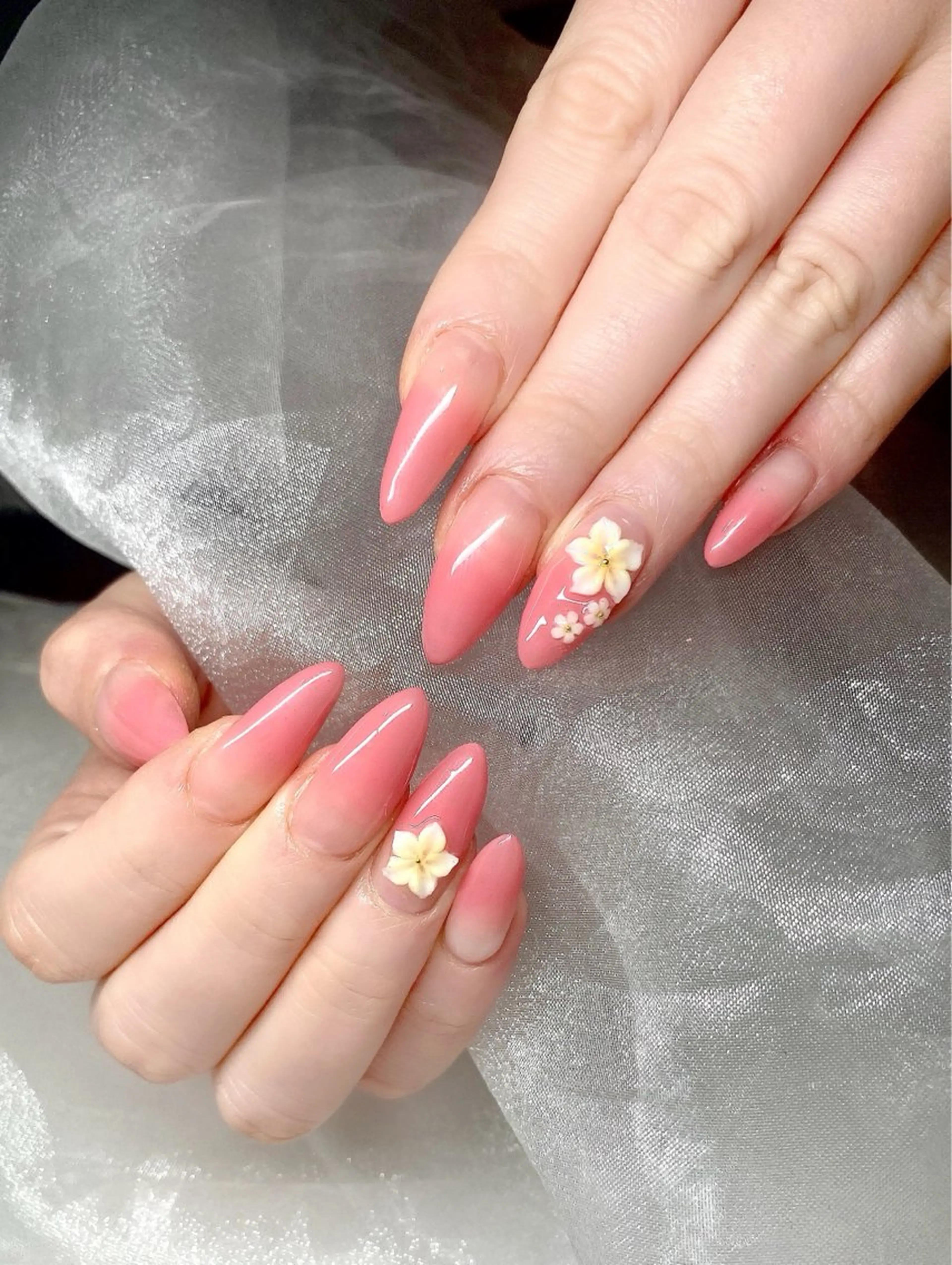 ネイル ハンドネイル ハンドケア Hi Beauty 渋谷(ネイル、ハイパーナイフ6、脂肪れいきゃく、マッサージ&エステサロン)所属・Hi beauty 渋谷のネイルデザイン