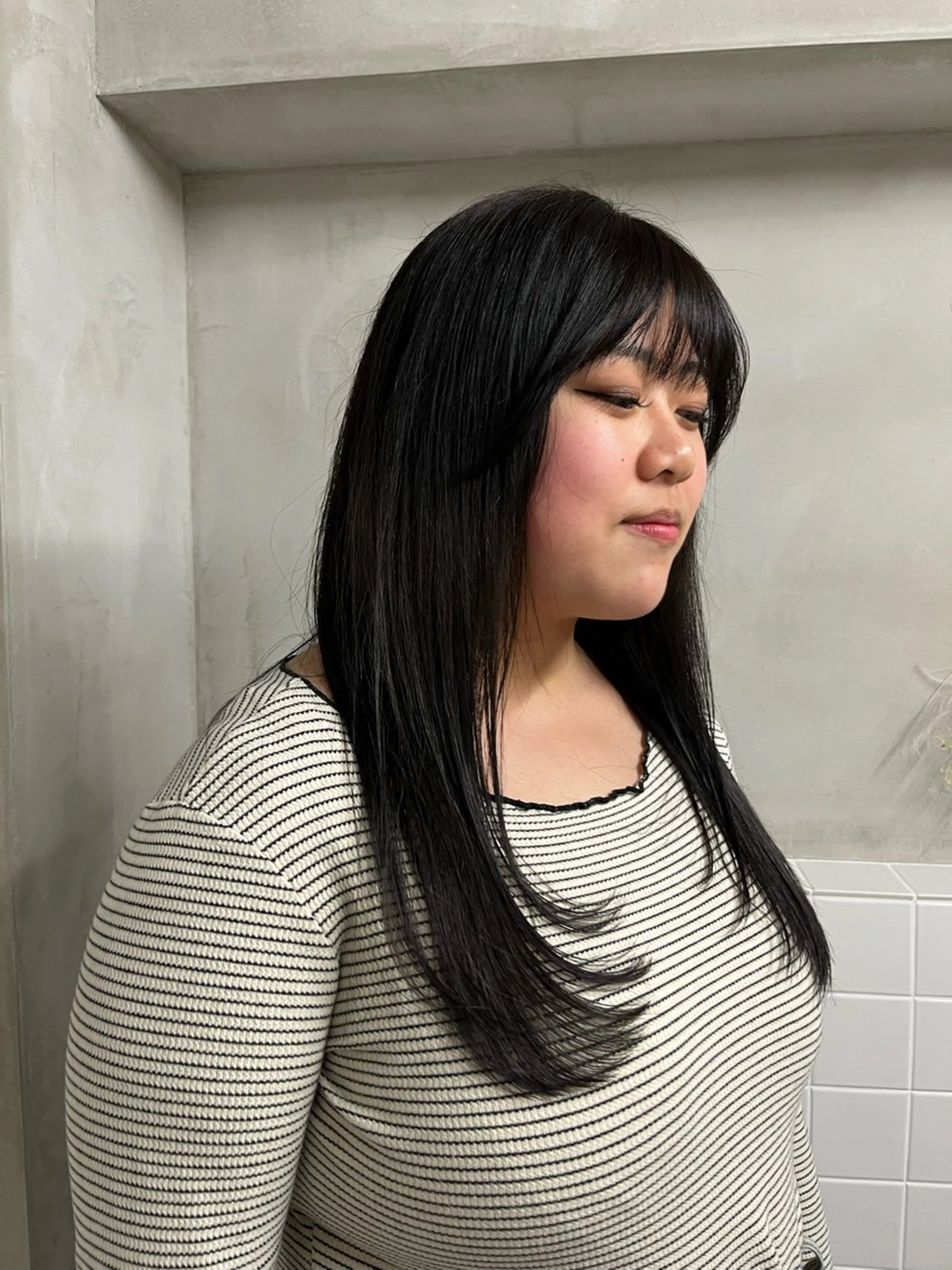 ロング カラー グレージュ レイヤーカット ローレイヤー anon Loemのヘアスタイル