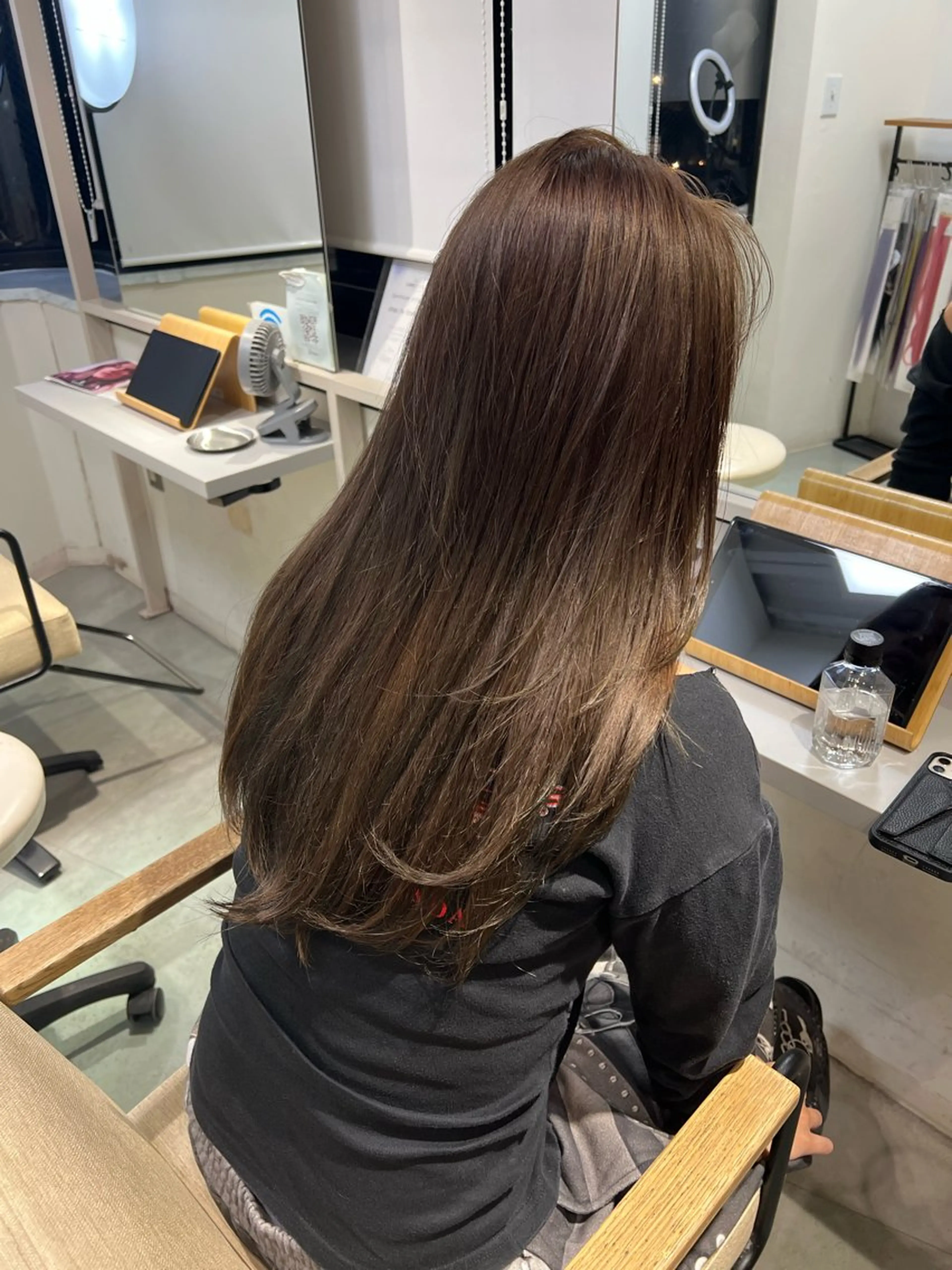 セミロング カラー ayaka🫧 梅田ダブルカラーのヘアスタイル