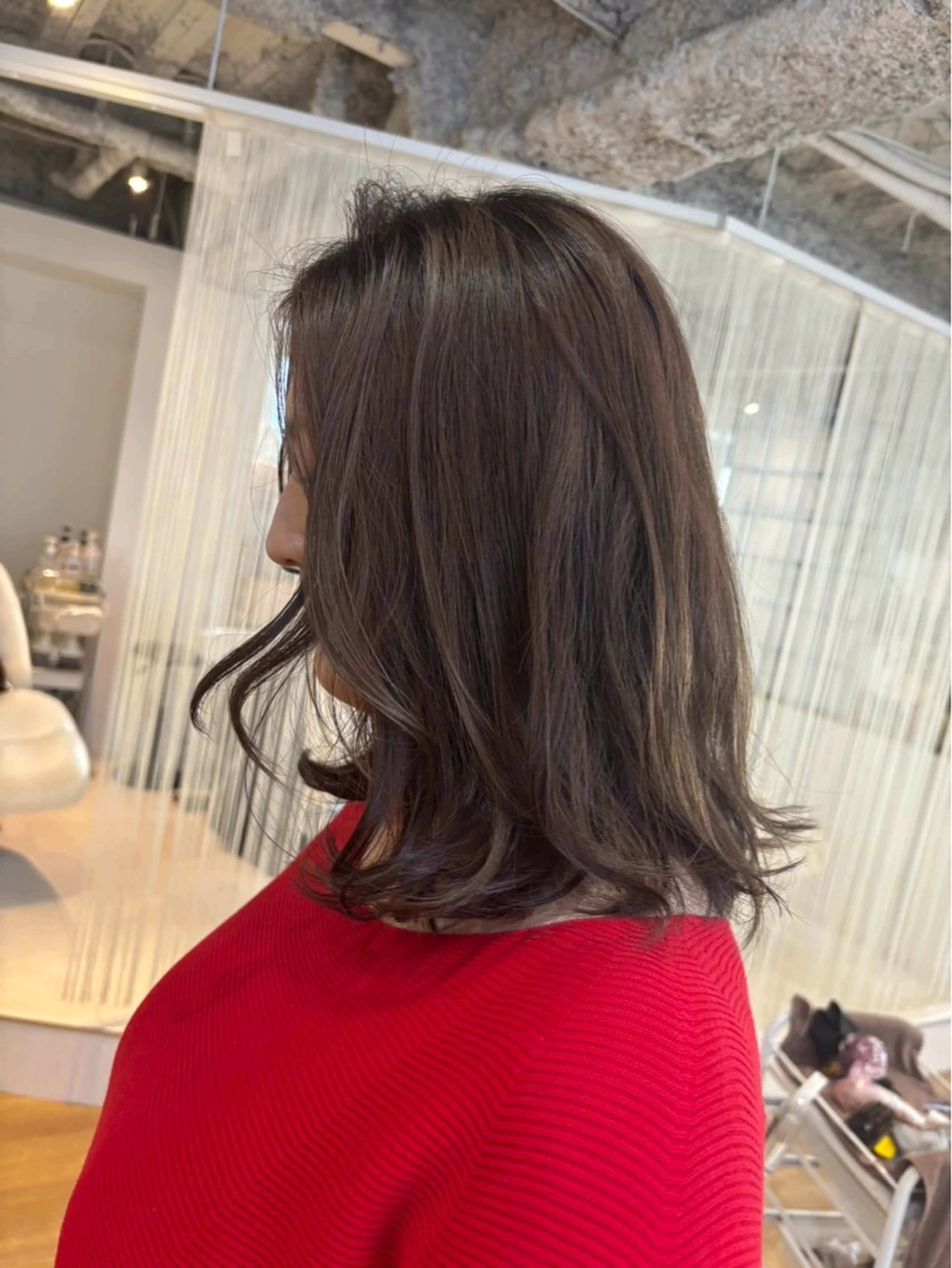 ミディアム カラー ヘアカラー トリートメント 伊藤 かなのヘアスタイル